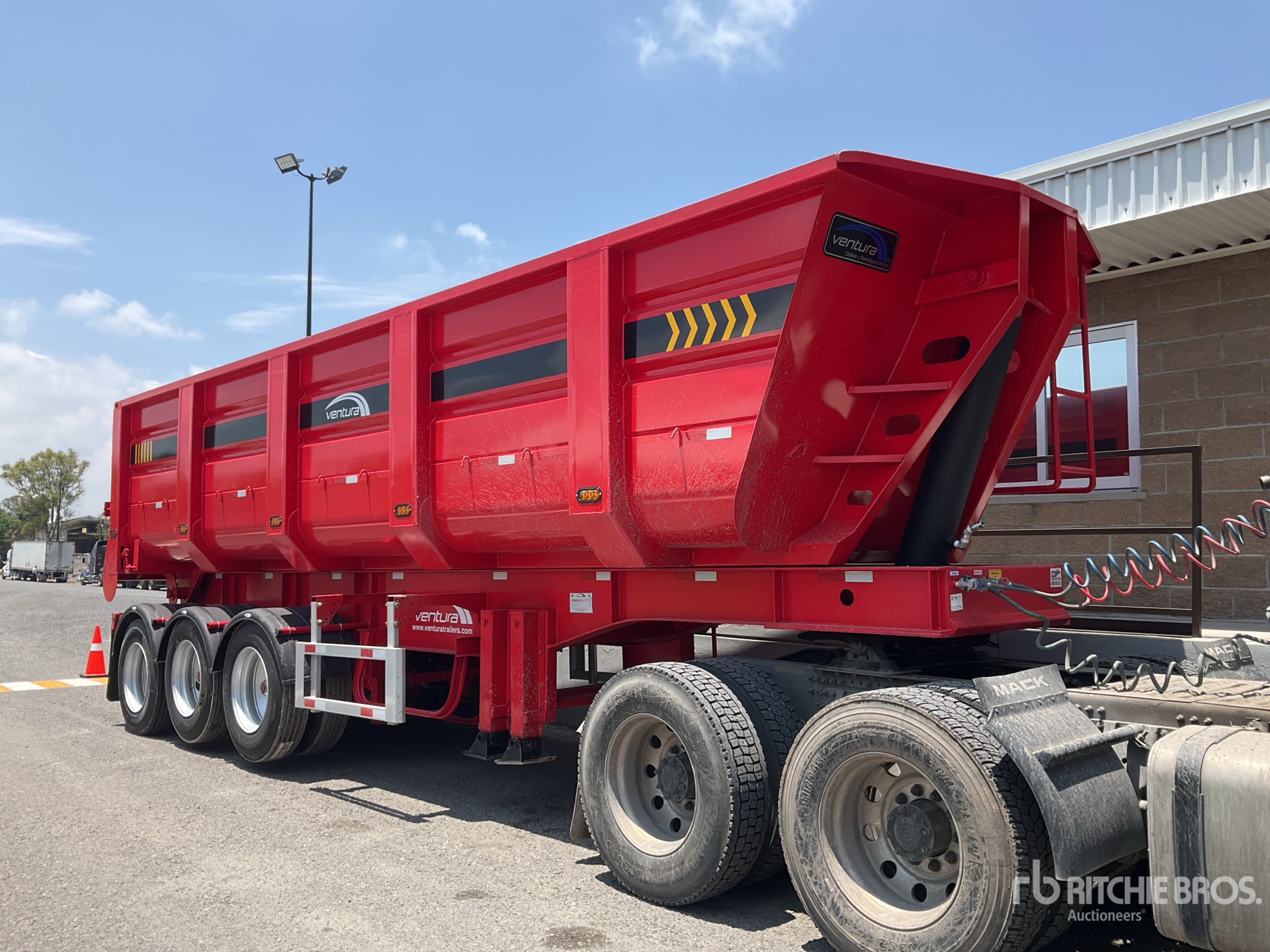 Photo of a 2027 Venturo Semirremolque de Volteo (Sin Us ...