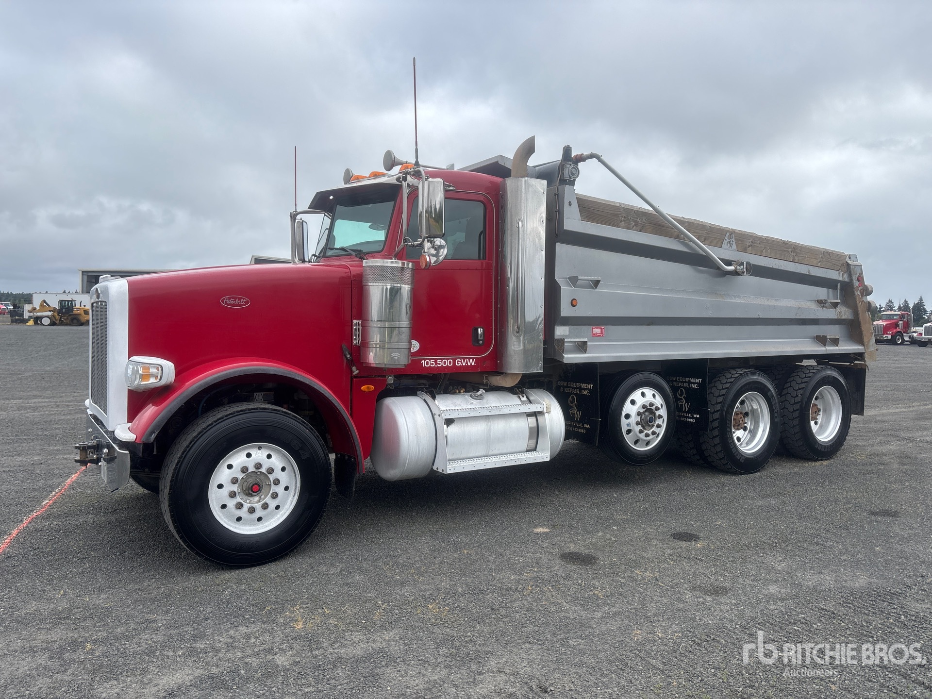 Photo of a 2017 Peterbilt 367