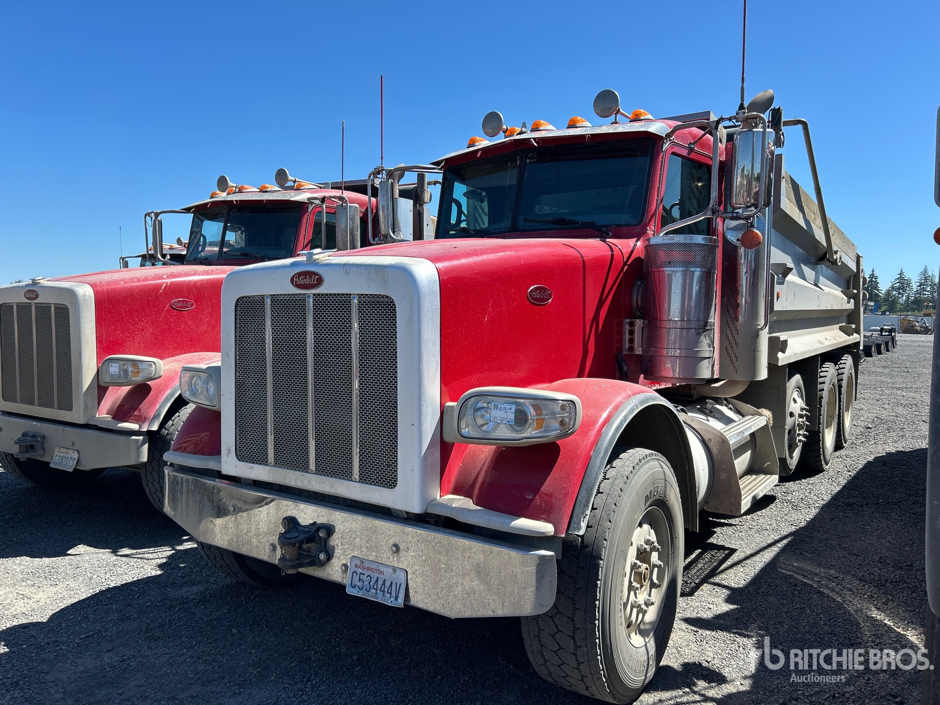 Photo of a 2017 Peterbilt 367