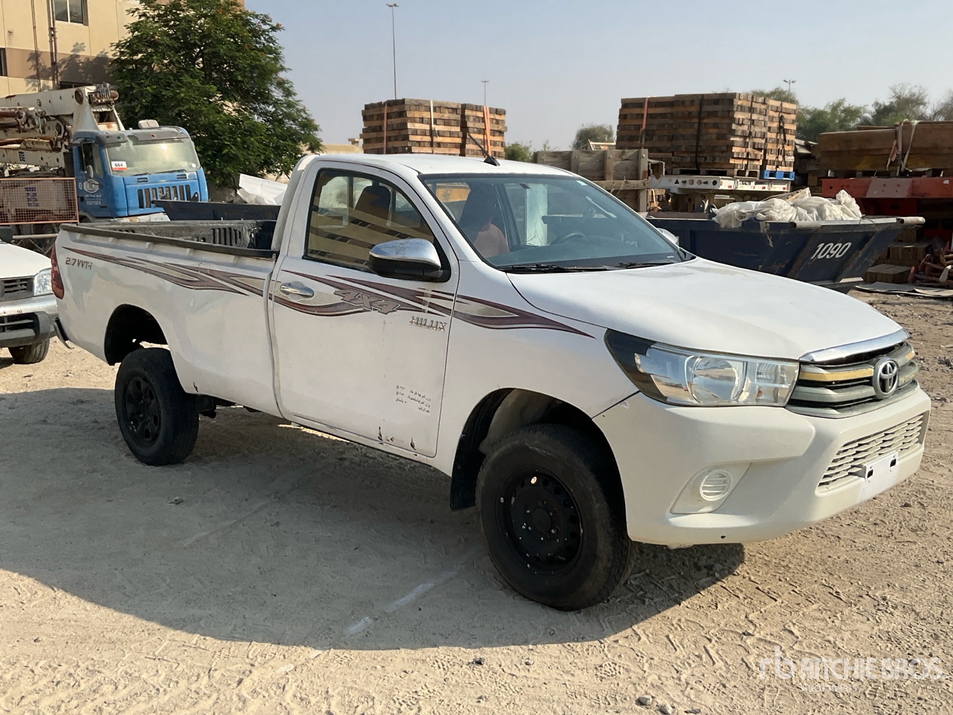 General Appearance with Picture, Right Front Corner