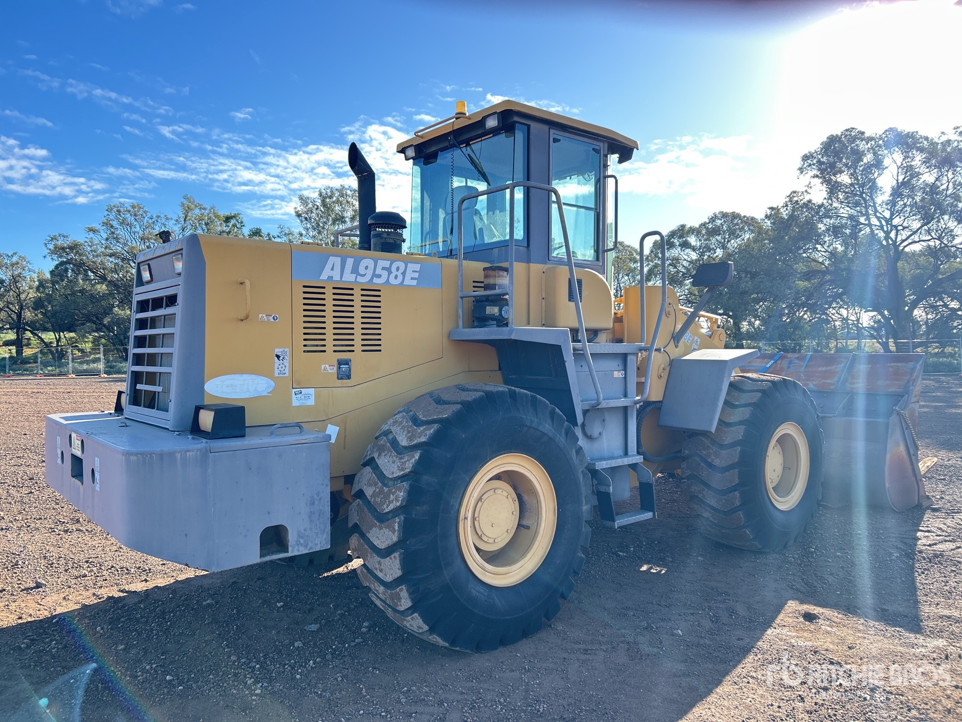 General Appearance with Picture, Right Rear Corner