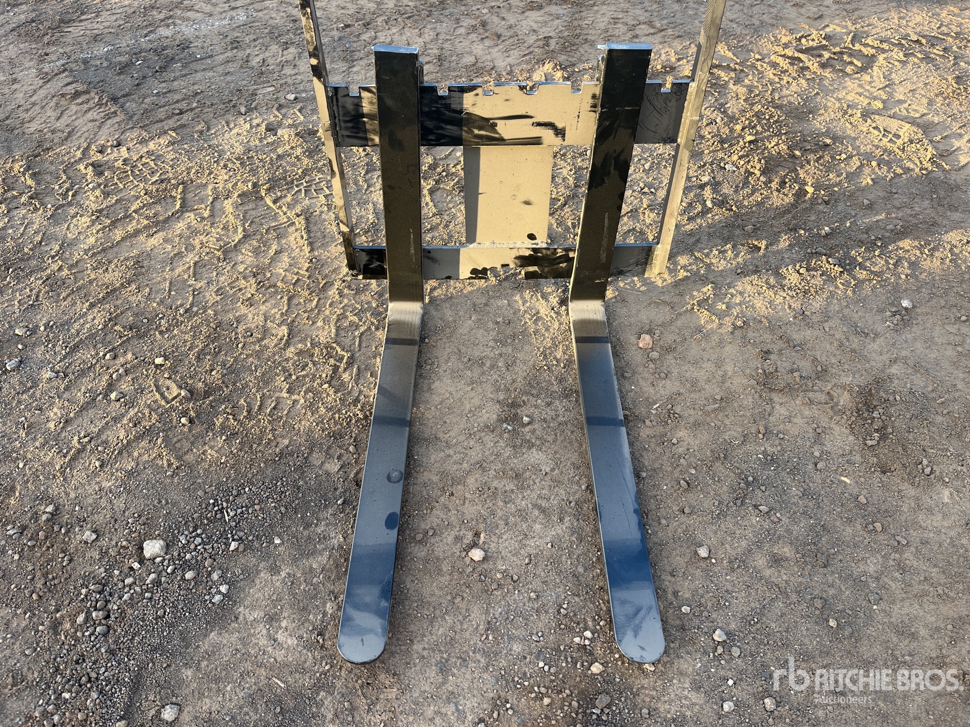 2026 GIYI CRAWLER EXCAVATOR Forks (Unused)