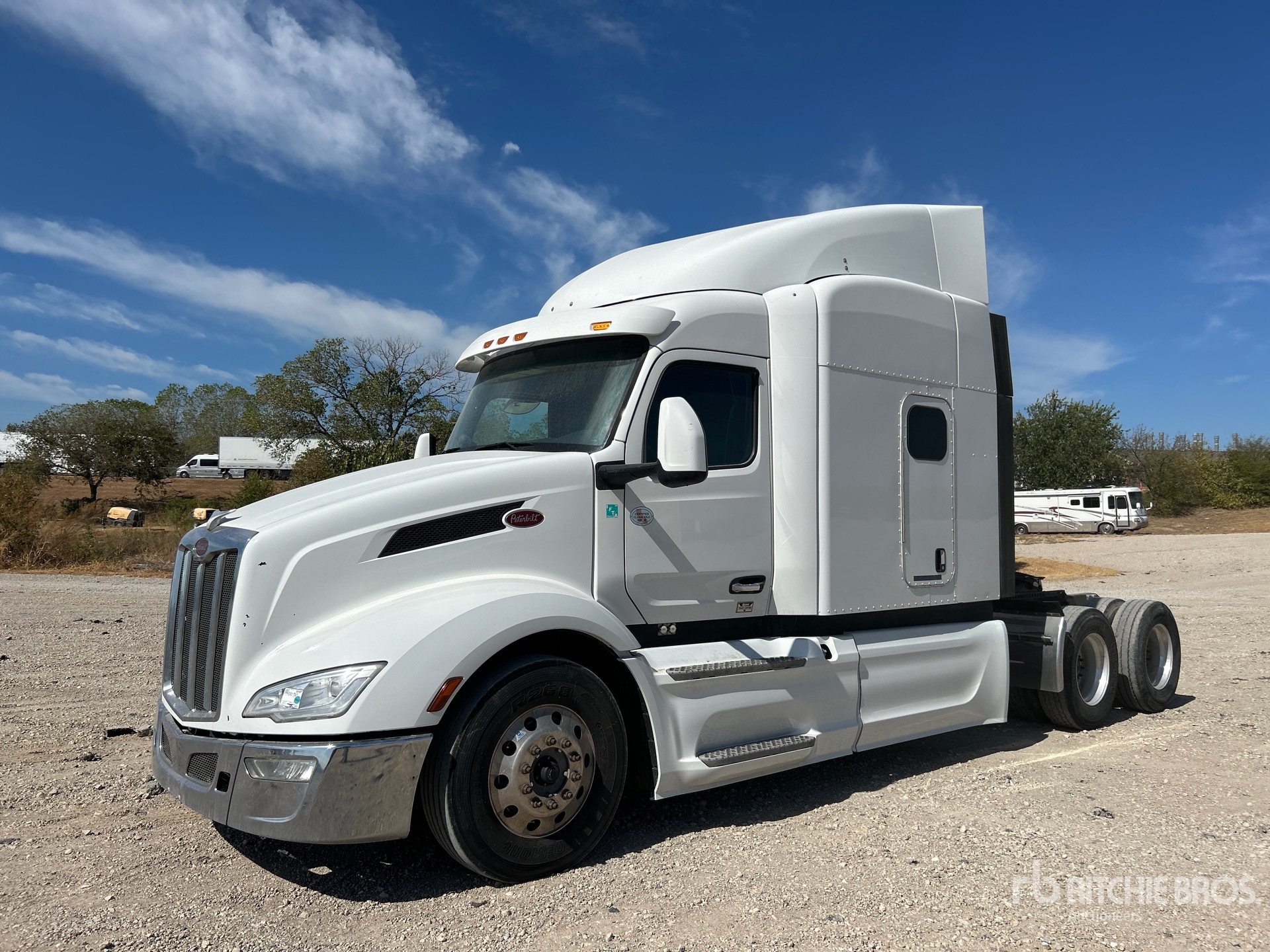 Photo of 2023 Peterbilt 579