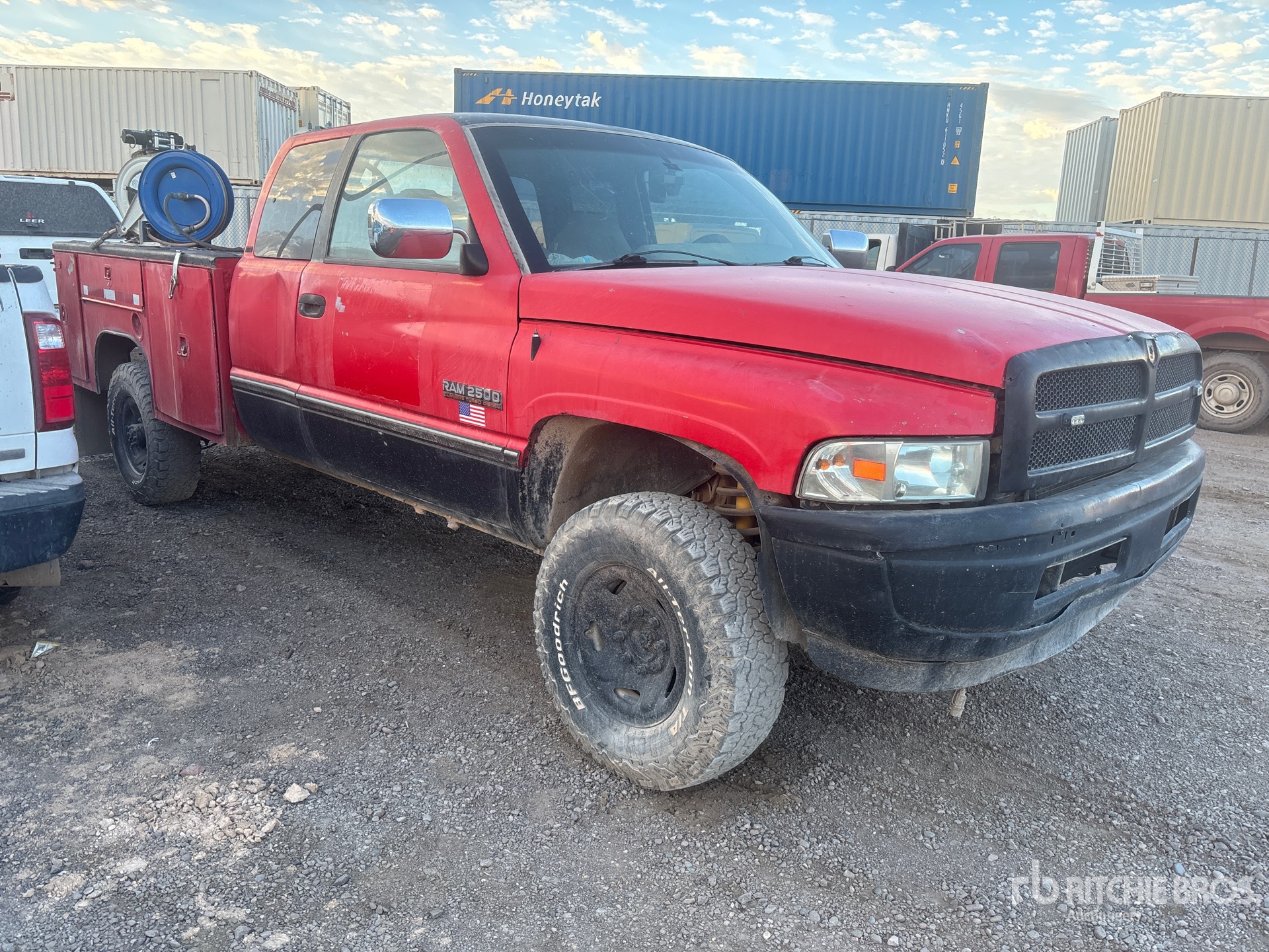 General Appearance with Picture, Right Front Corner