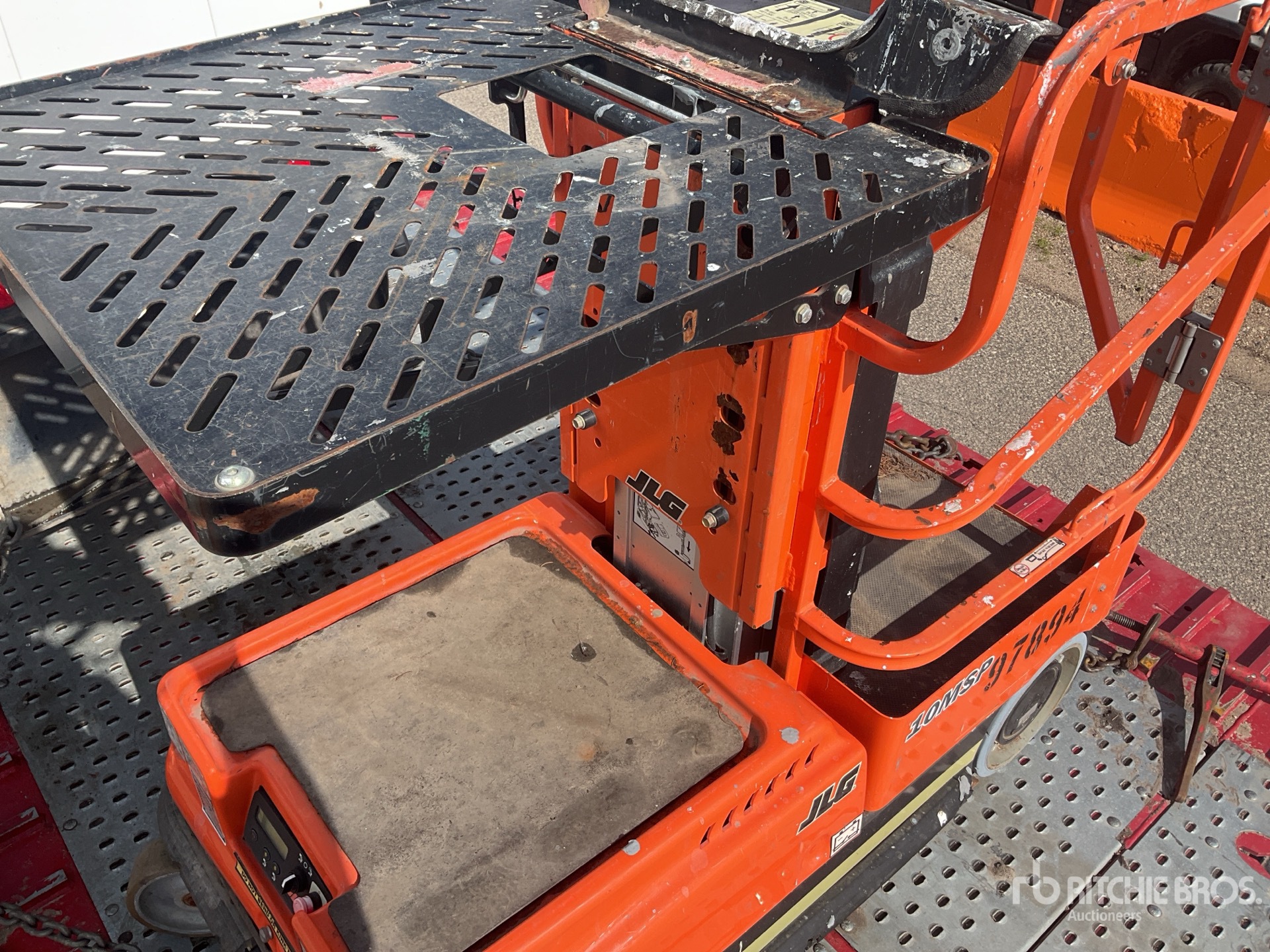 Photo of a  JLG 10MSP