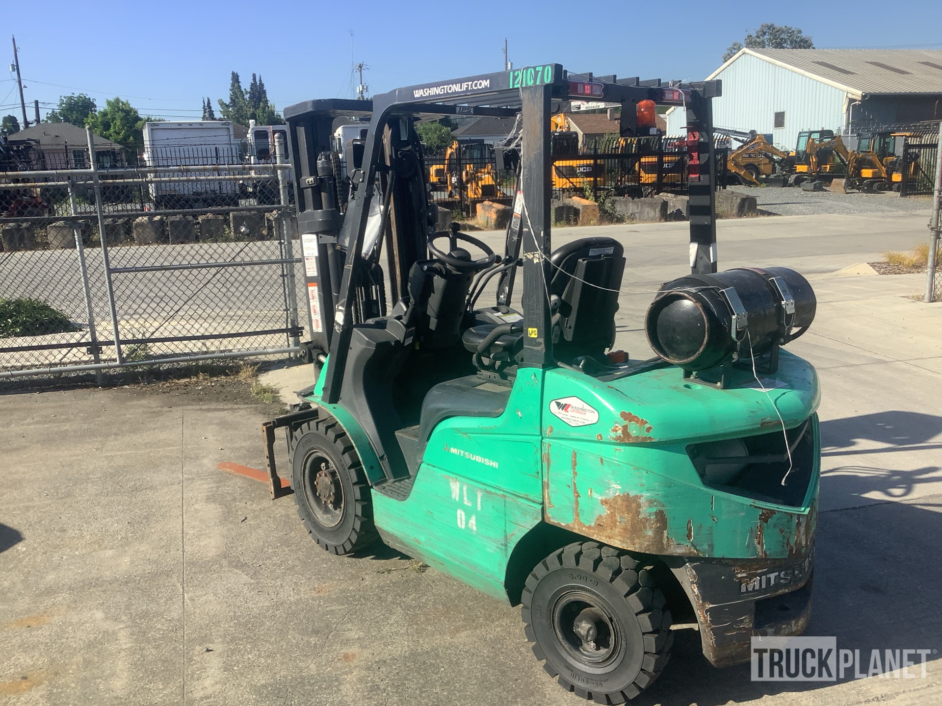 General Appearance - Lift Truck* with Picture, Left Rear Corner