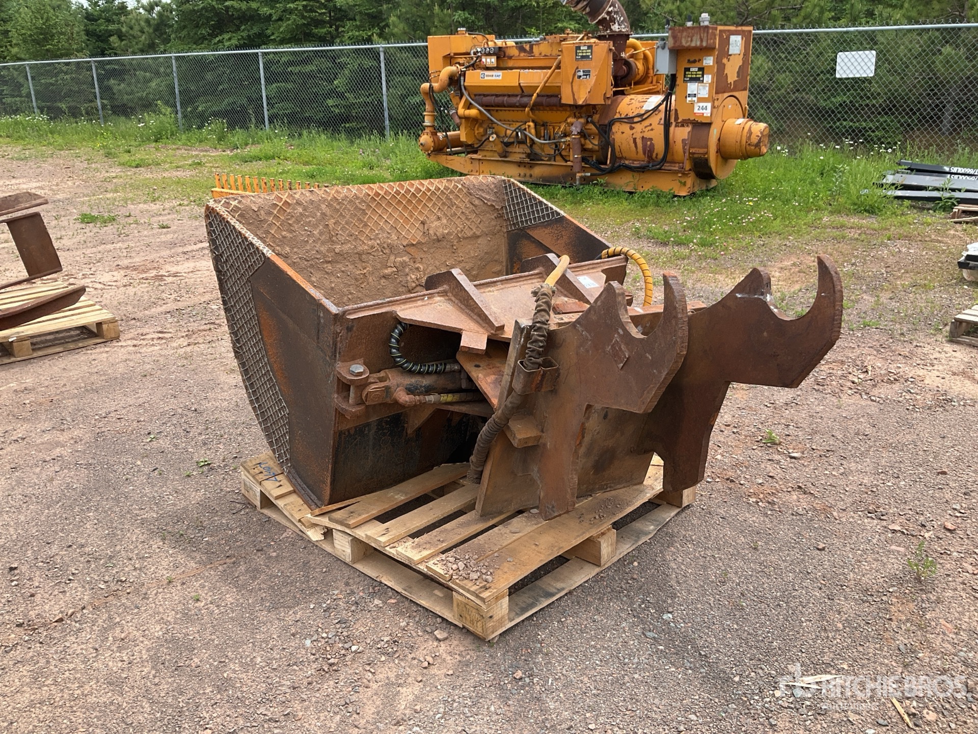 General Appearance with Picture, Left Rear Corner