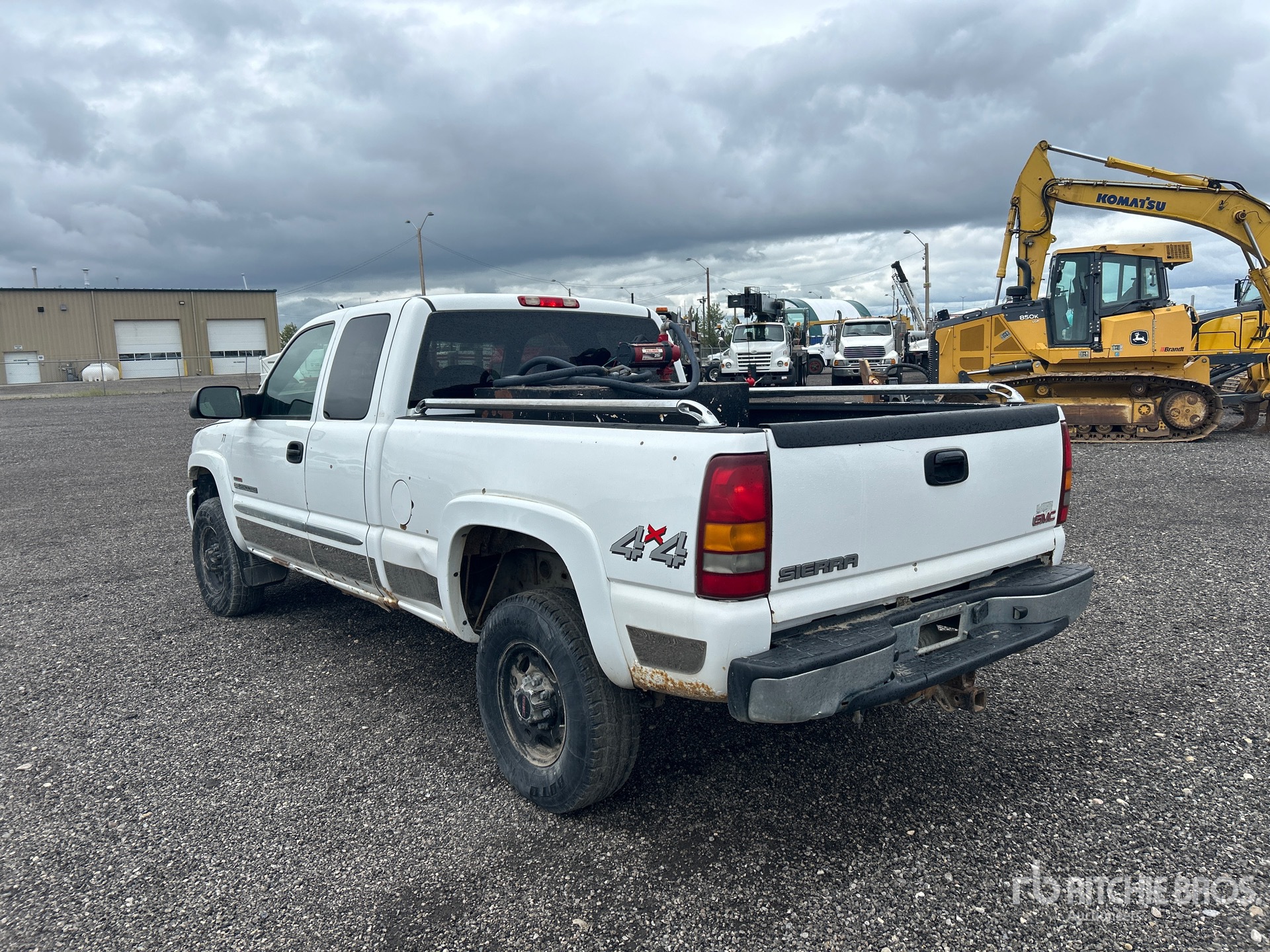 General Appearance with Picture, Left Rear Corner