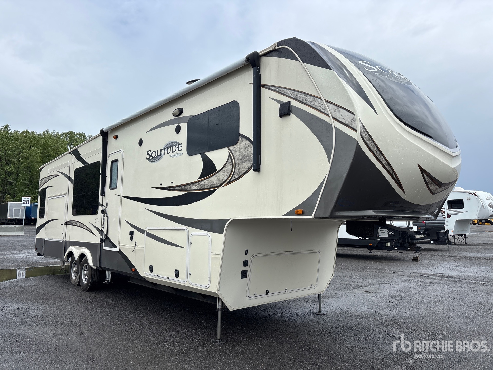 General Appearance with Picture, Right Front Corner