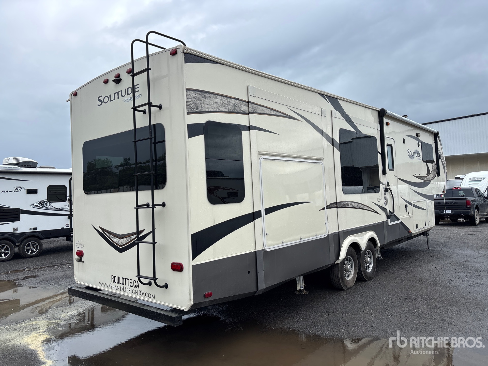 General Appearance with Picture, Right Rear Corner