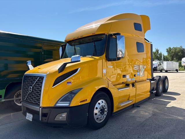 2022 Volvo VNL 6x4 T/A Sleeper Truck Tractor (Inoperable)