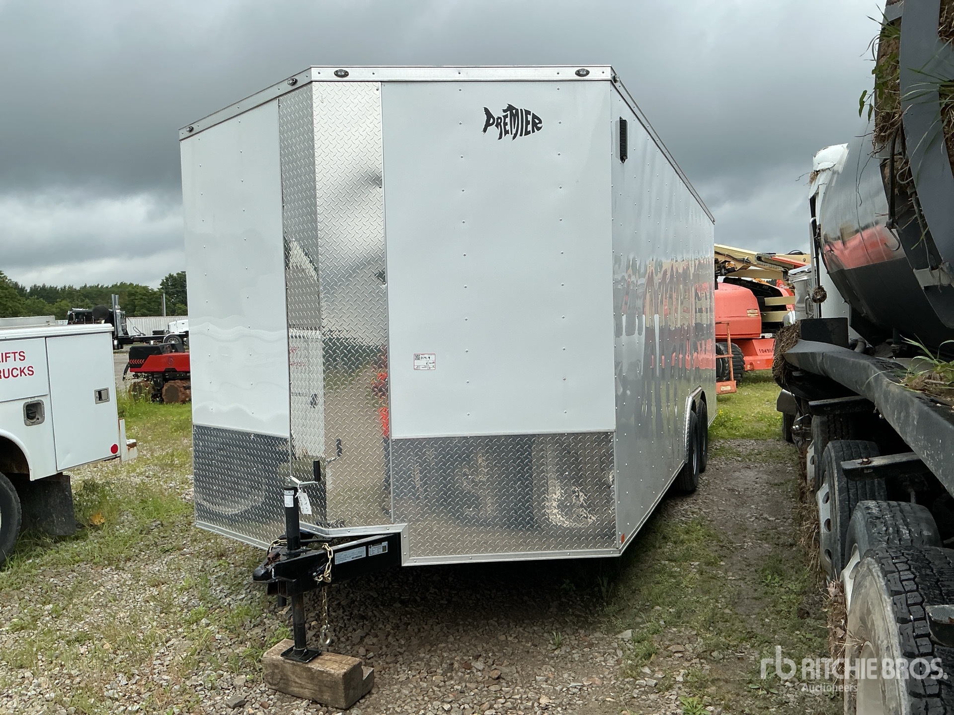 General Appearance with Picture, Left Front Corner