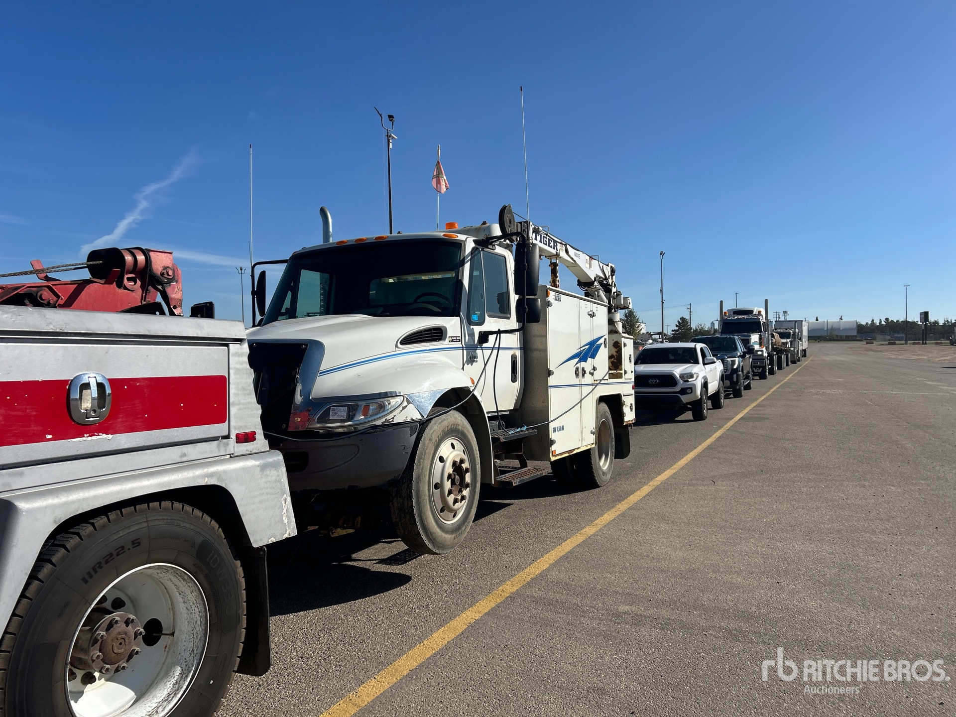 Photo of 2005 International DURASTAR 4300
