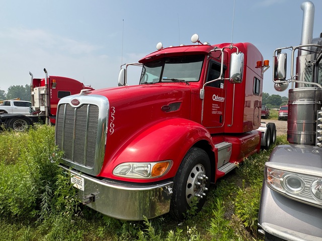 2015 Peterbilt 386 6x4 T/A Sleeper Truck Tractor (Glider Kit)