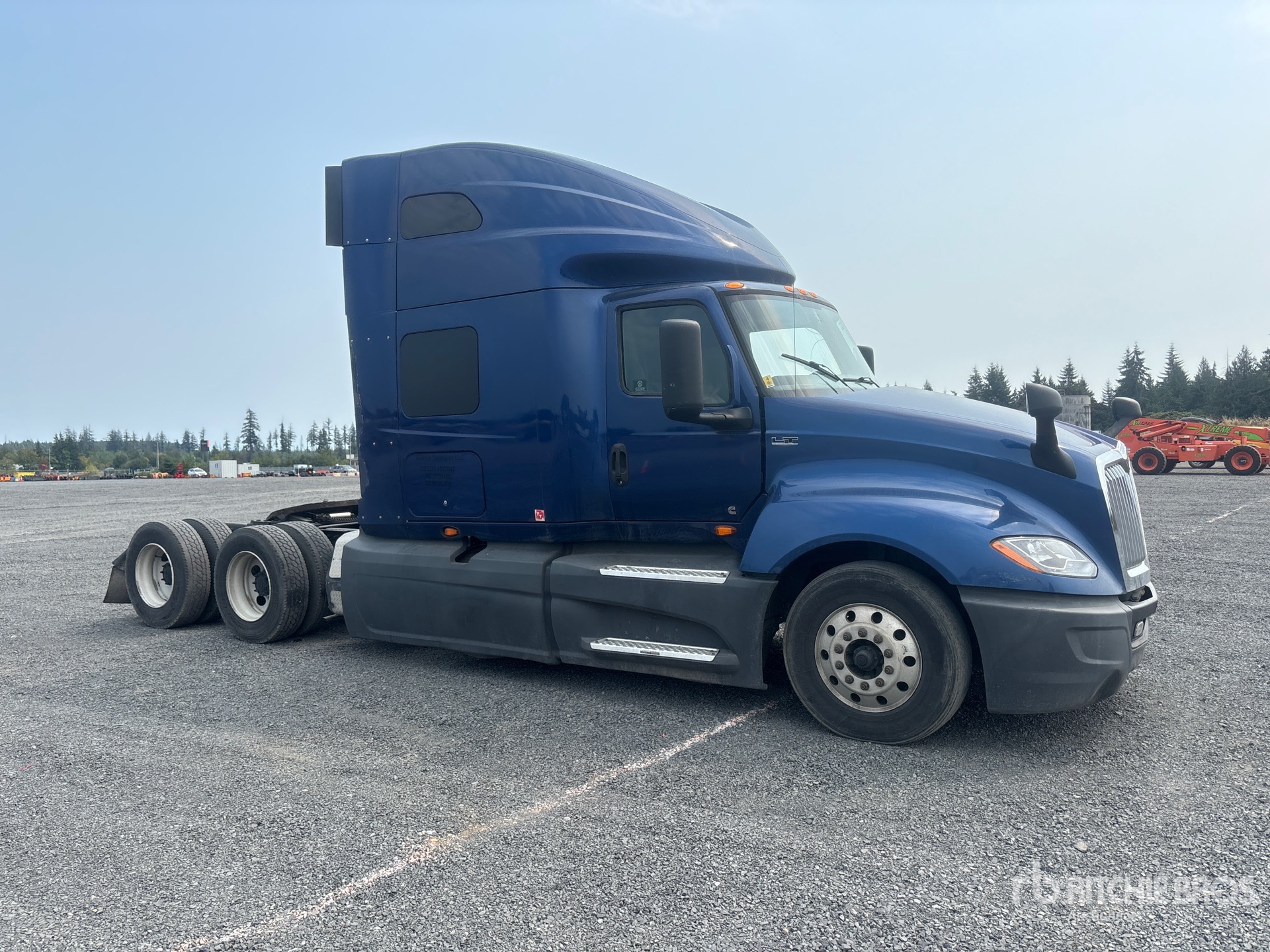 2020 International LT625