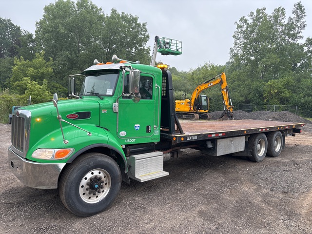 2017 Peterbilt 348 6x4 Rollback Truck