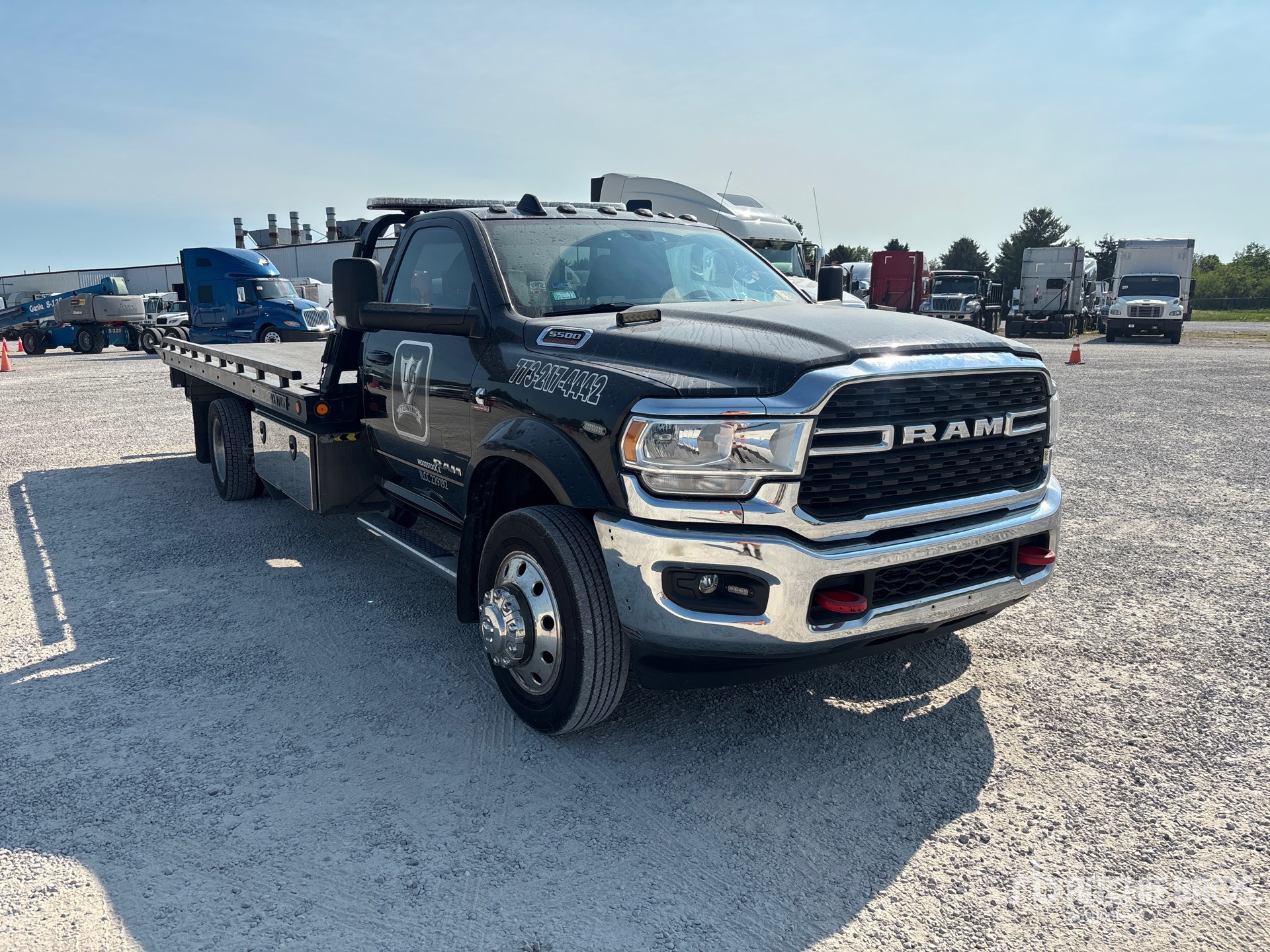 General Appearance with Picture, Right Front Corner