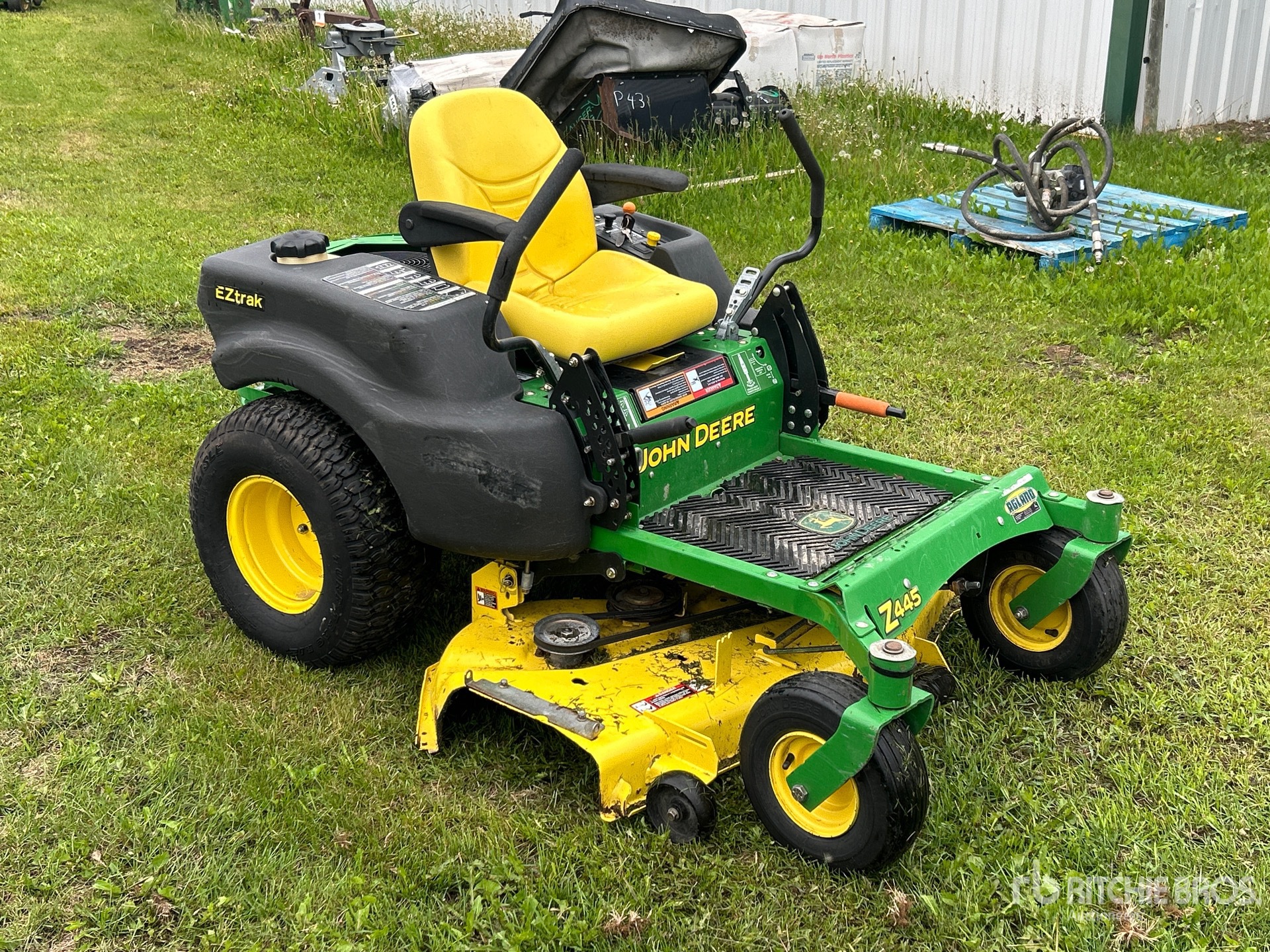 General Appearance with Picture, Right Front Corner