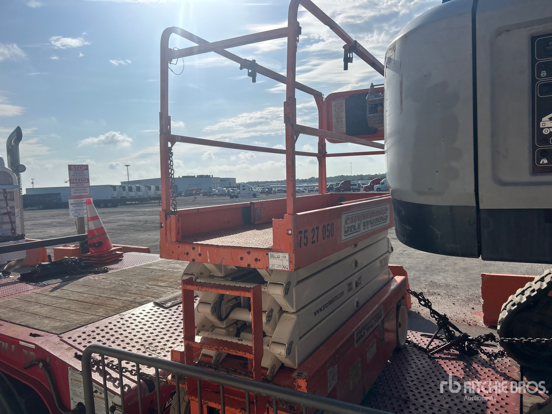 Photo of a 2018 Snorkel 3226E