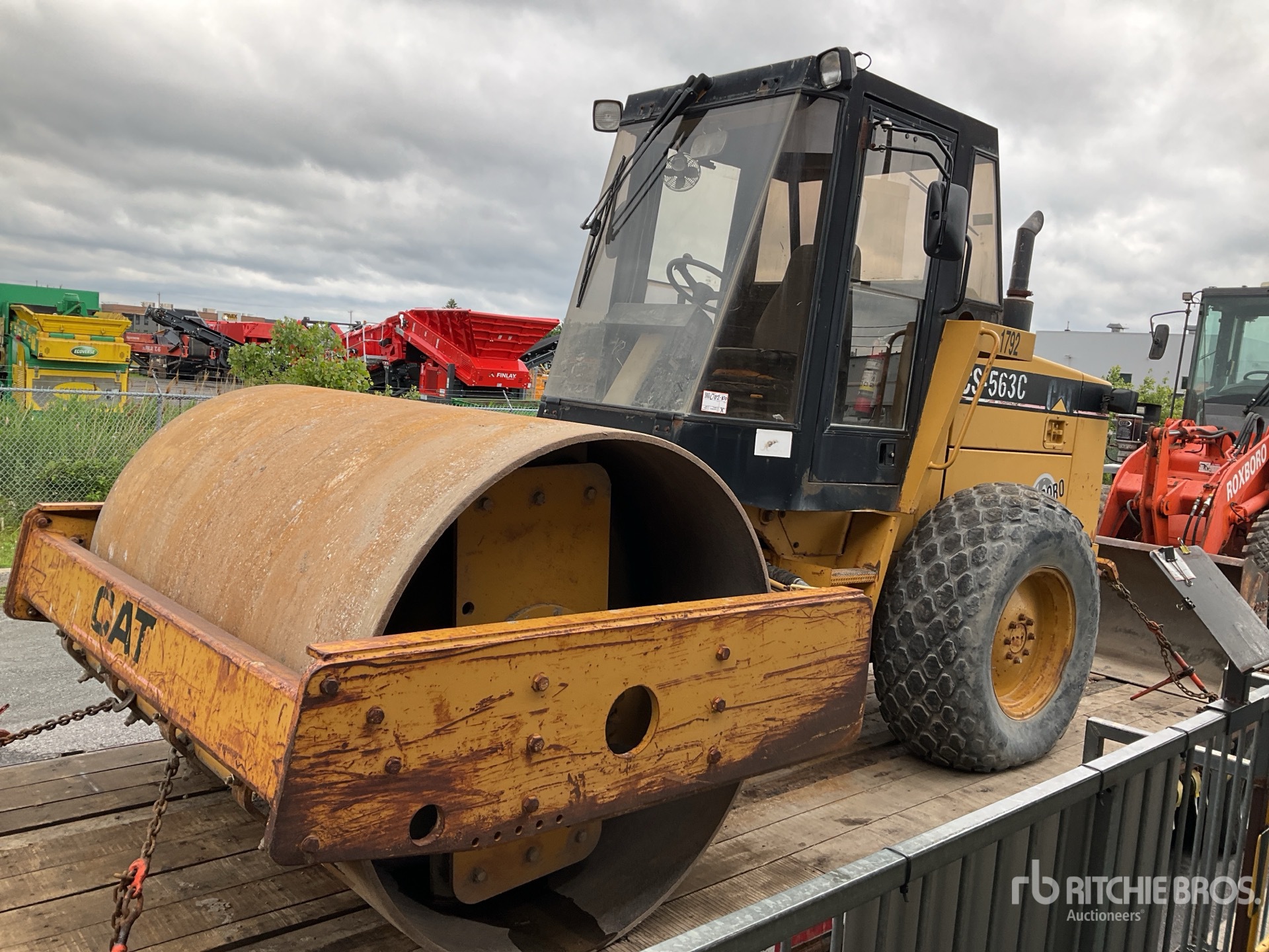 Photo of a 1999 Caterpillar CS563C