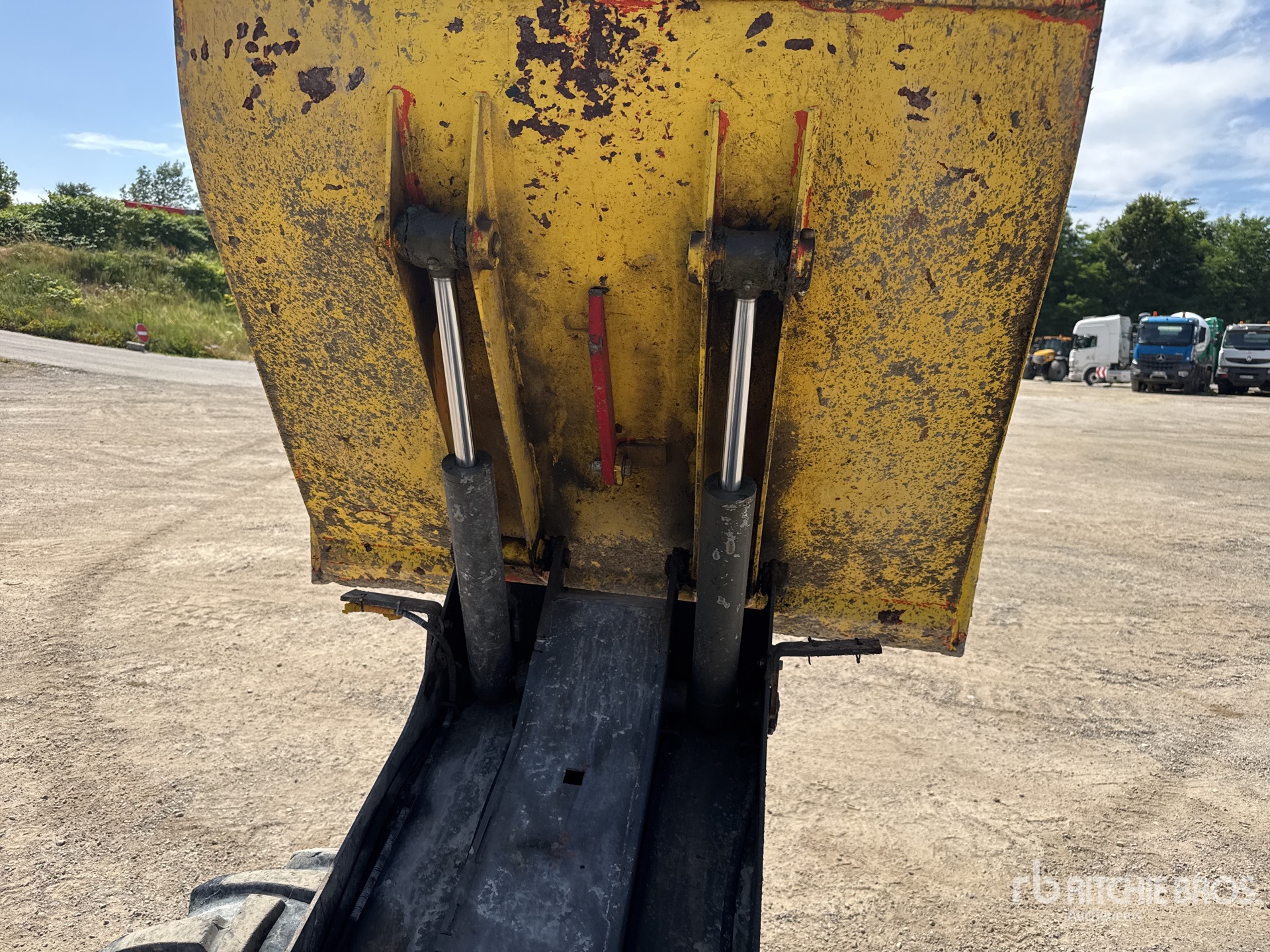 2018 Ausa D120AHG