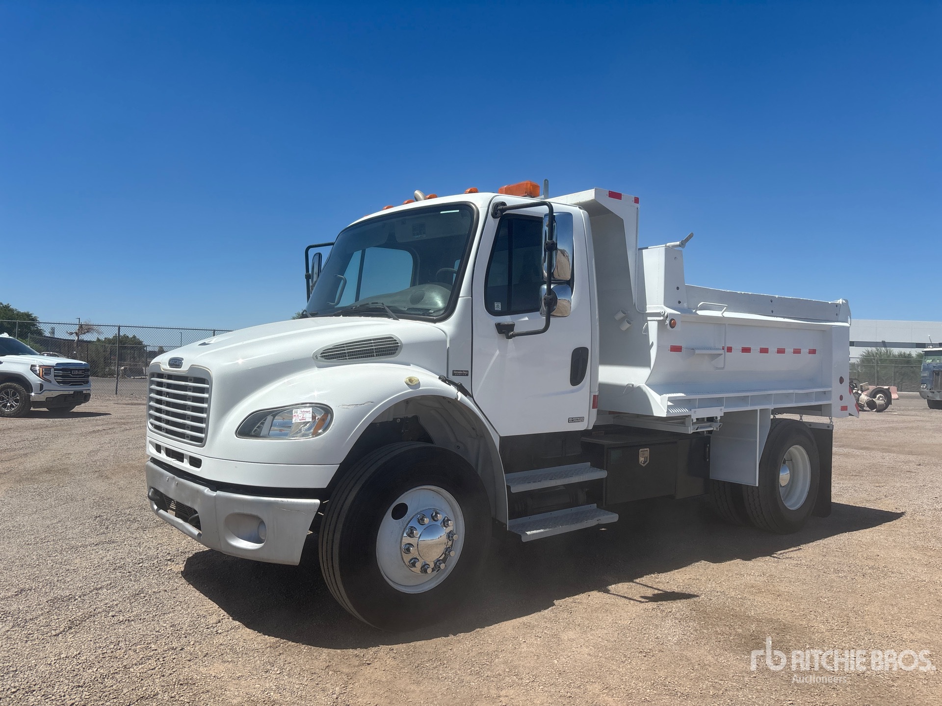 Photo of a 2008 Freightliner M2 106