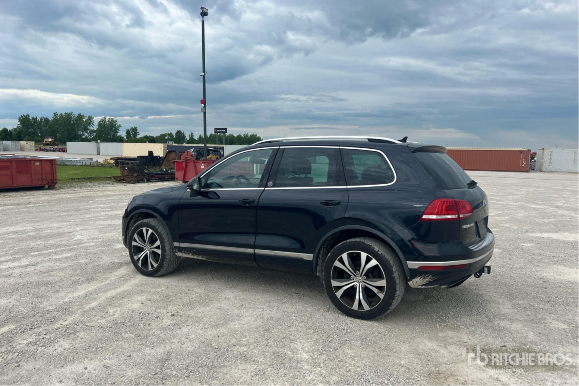 General Appearance with Picture, Left Rear Corner