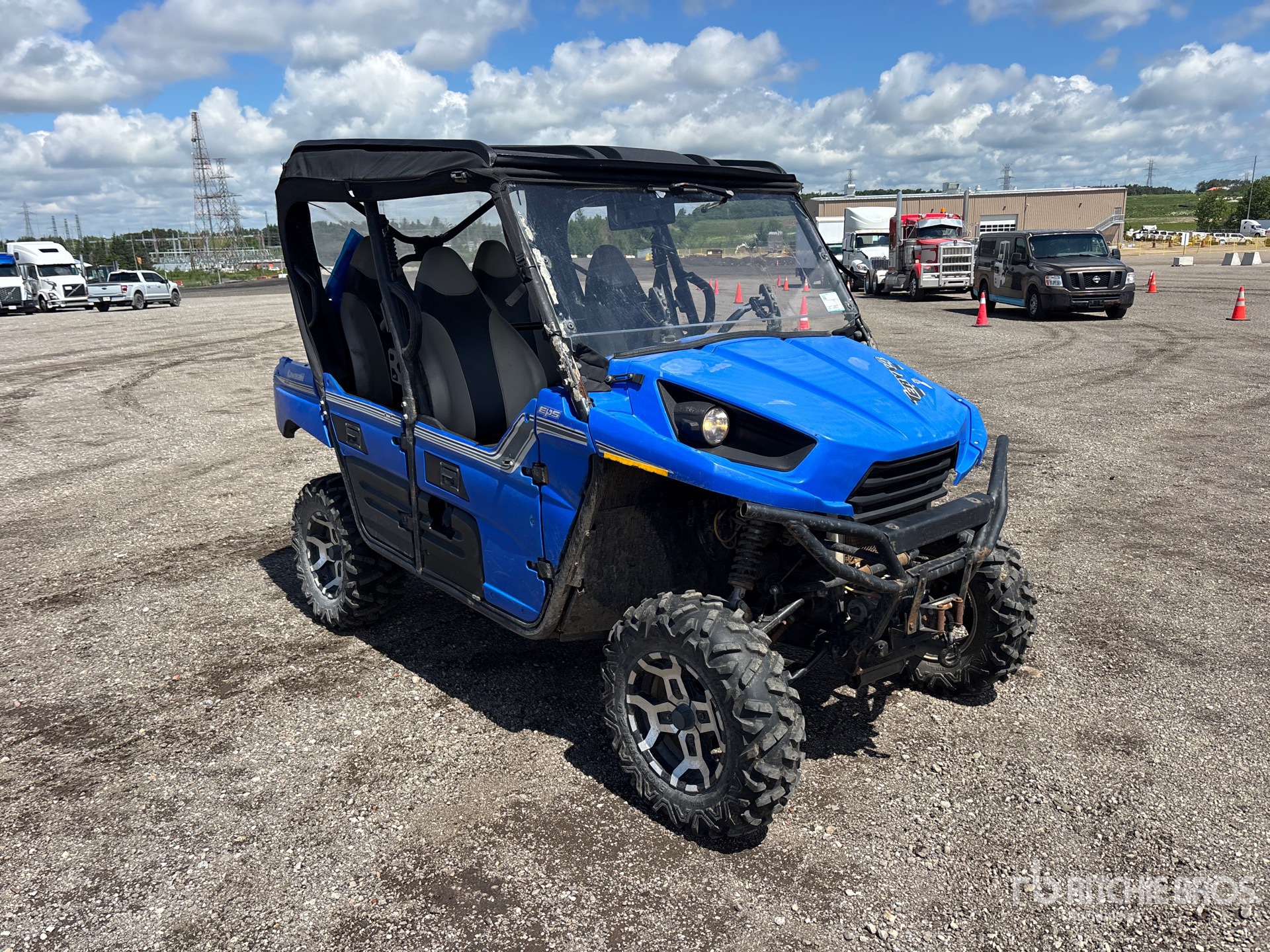 General Appearance with Picture, Right Front Corner