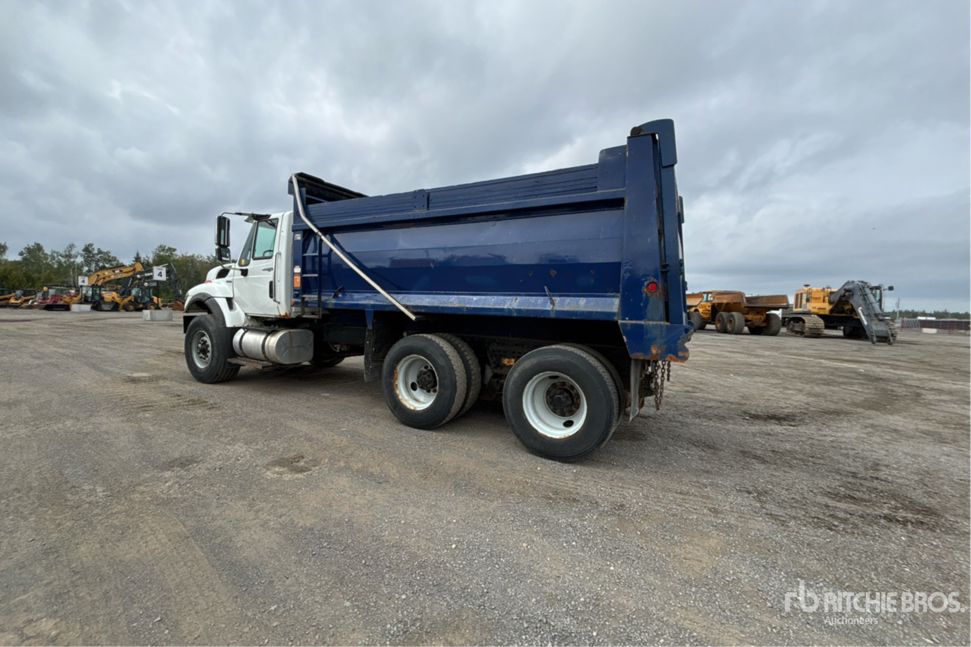 2009 International WORKSTAR SF625