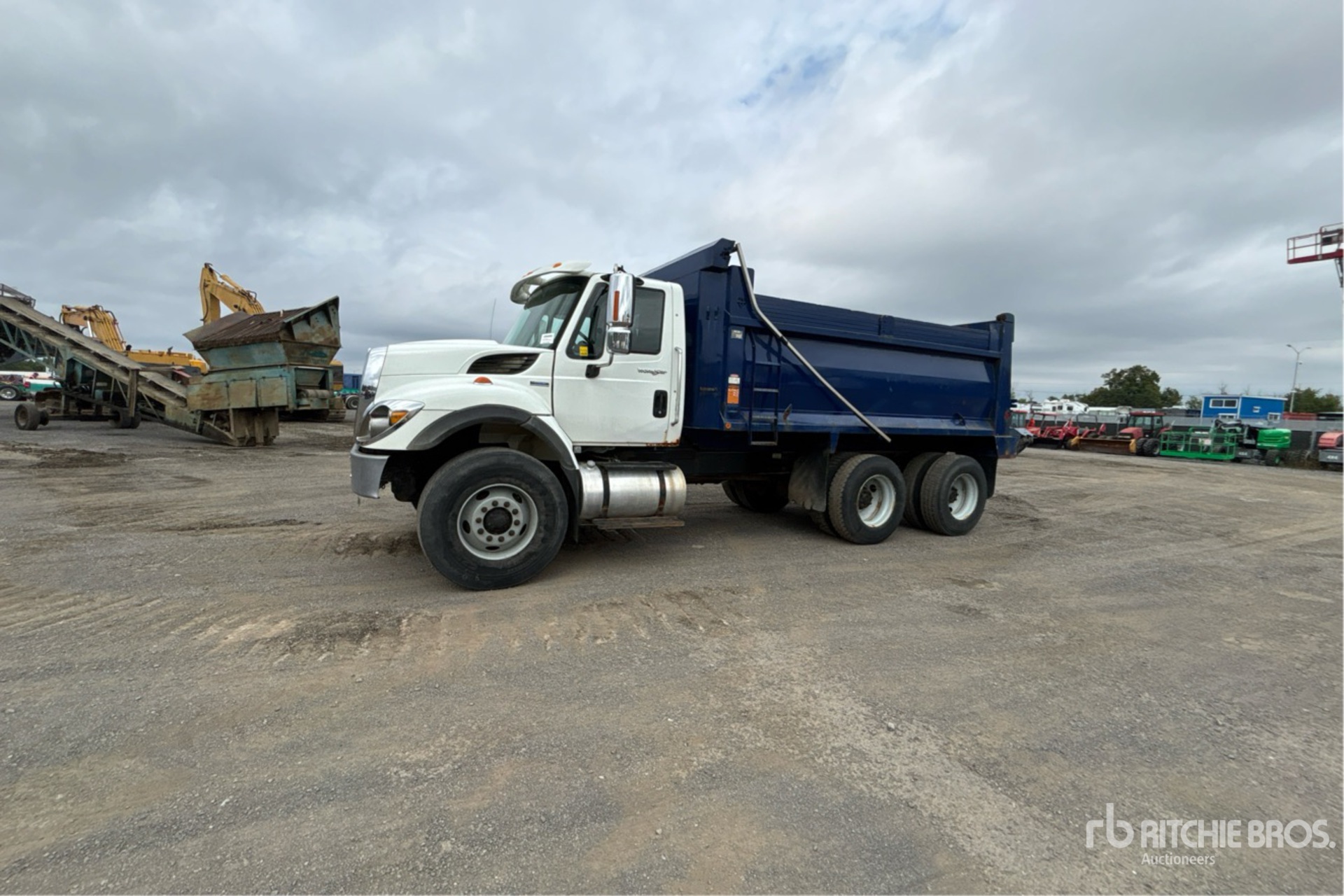 2009 International WORKSTAR SF625