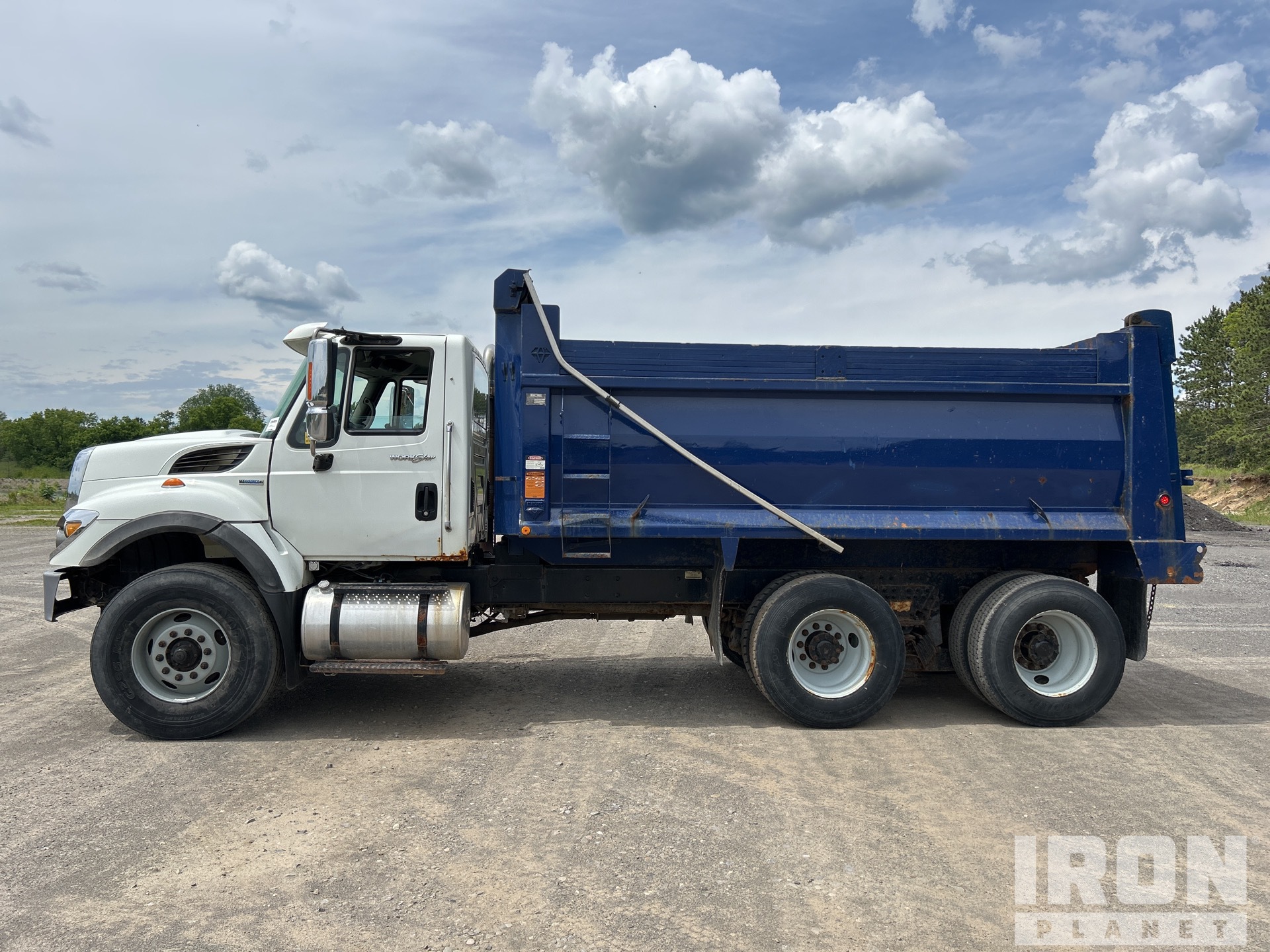 2009 International WORKSTAR SF625