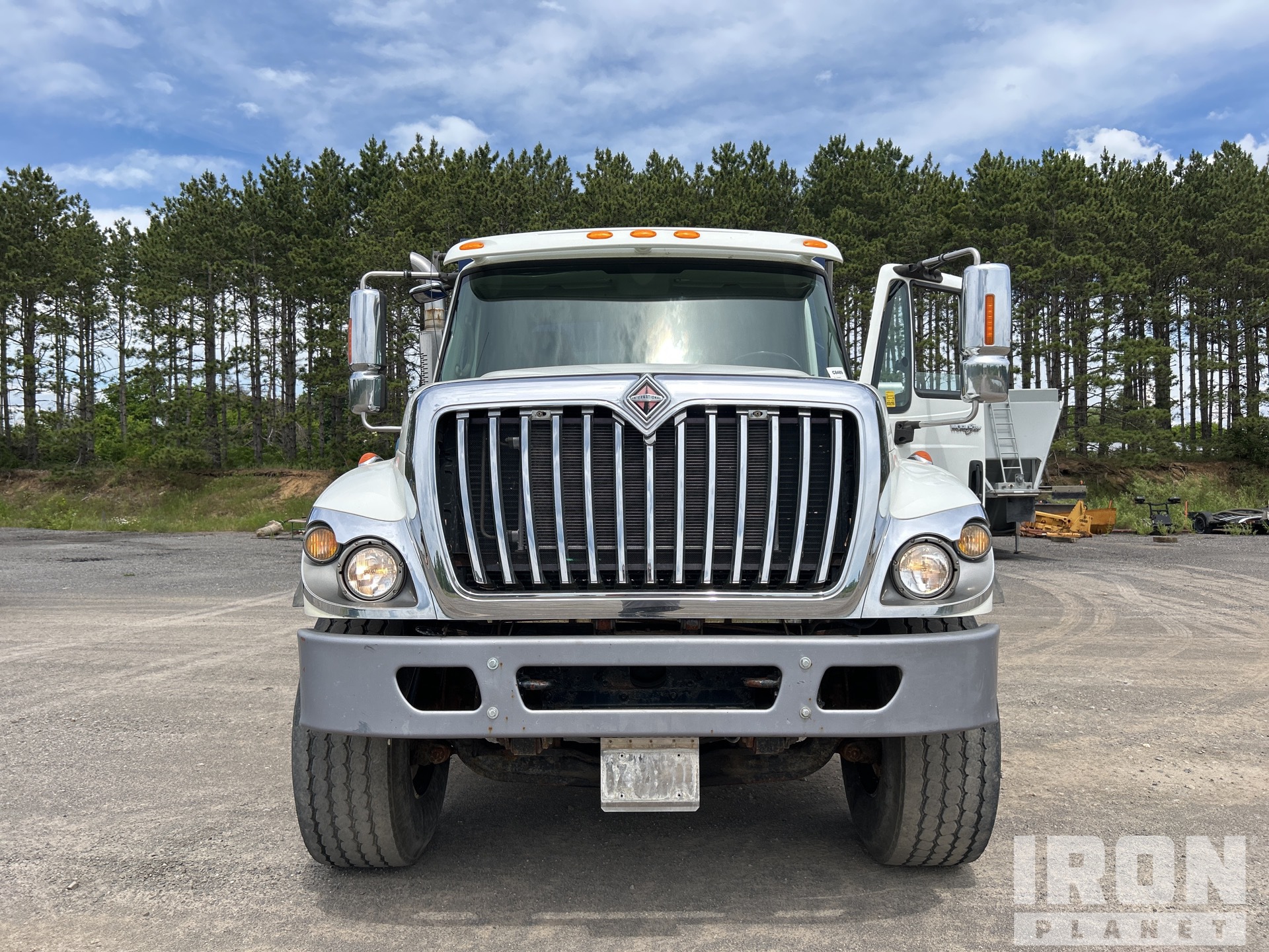 2009 International WORKSTAR SF625