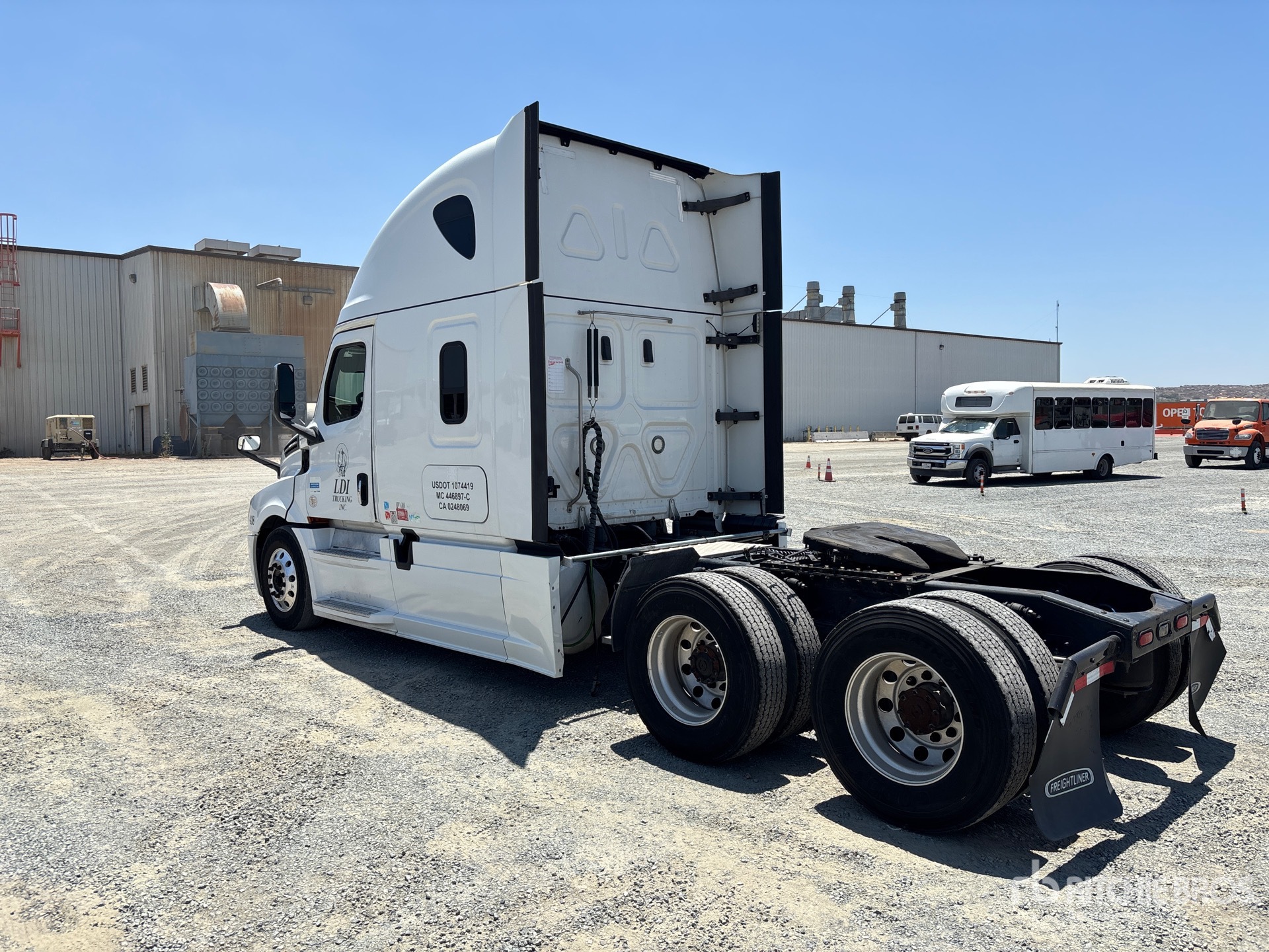 General Appearance with Picture, Left Rear Corner