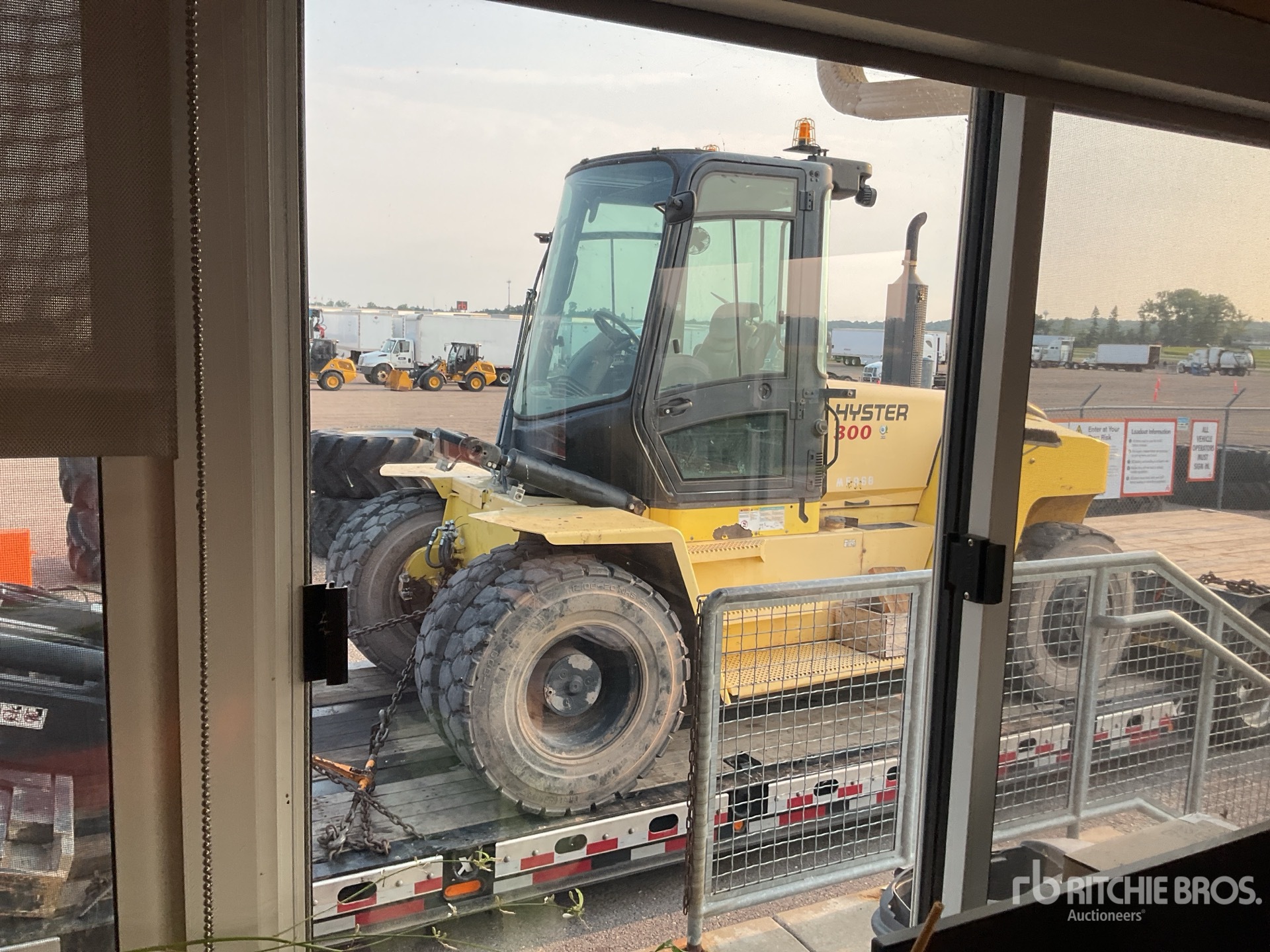 Photo of a 2014 Hyster 300