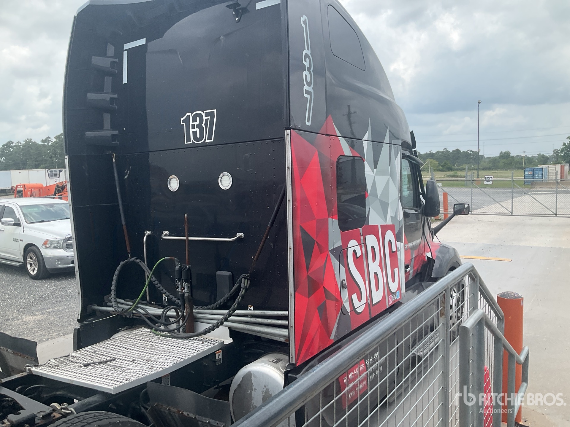 2023 Peterbilt 579