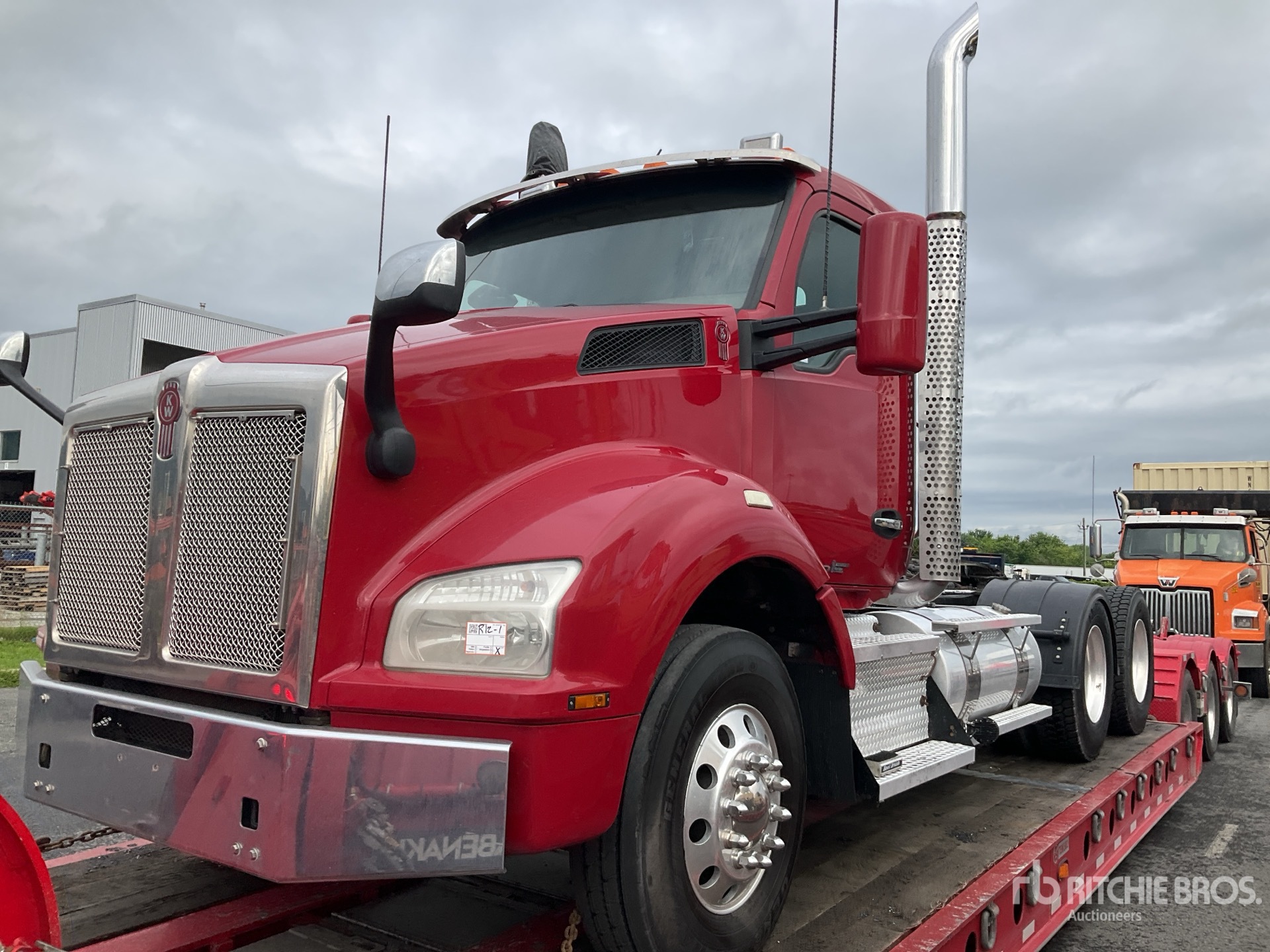 Photo of a 2017 Kenworth T880
