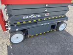 General Appearance - Scissor Lift* with Body Panels