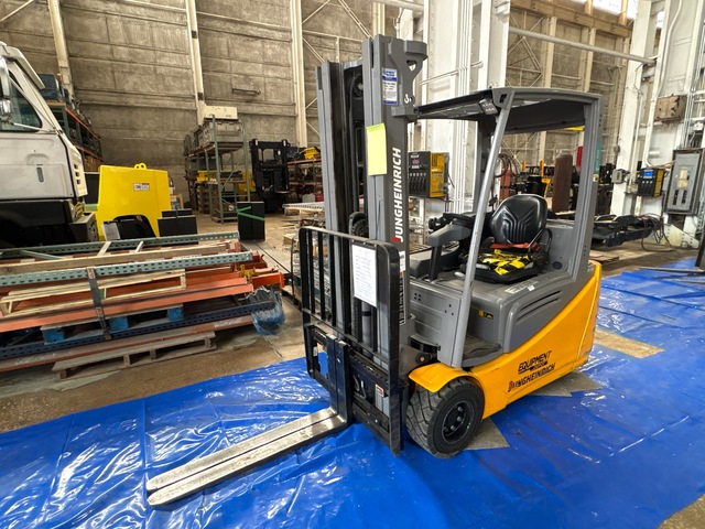 Jungheinrich EFG220 4410 lb Electric Forklift