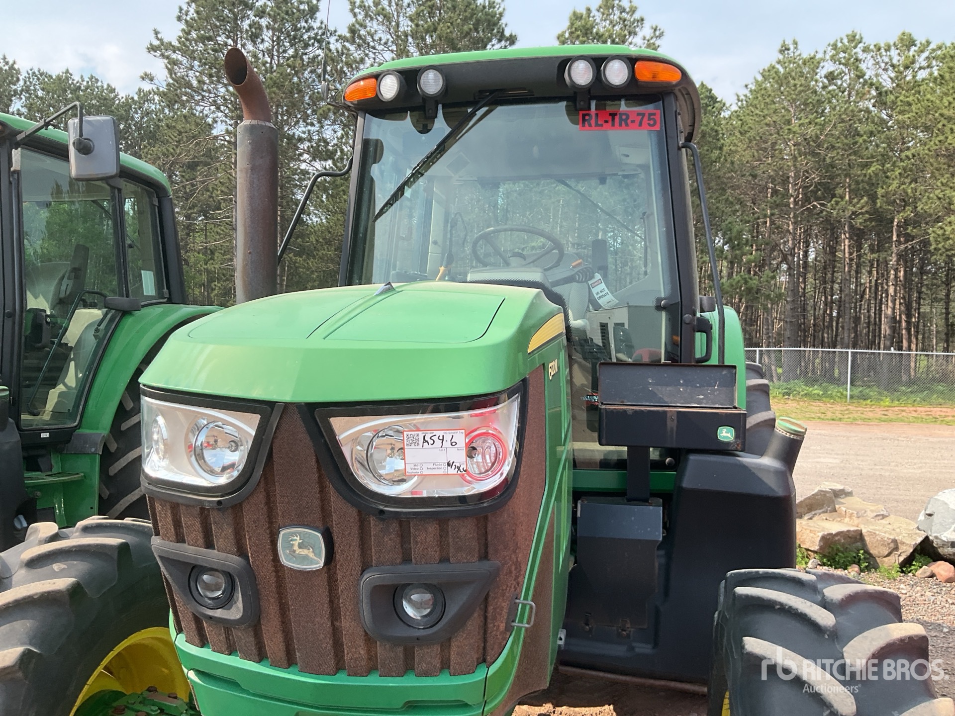 Photo of a 2016 John Deere 6125M