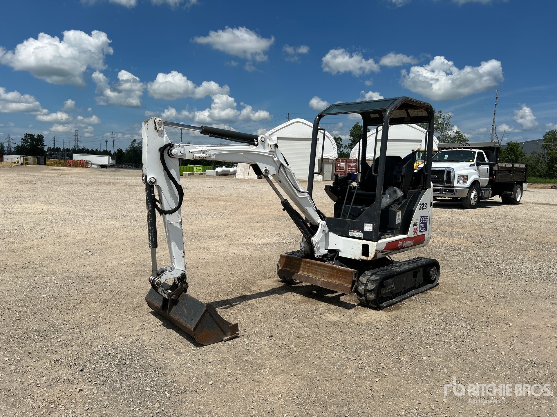 Photo of a 2007 Bobcat 323