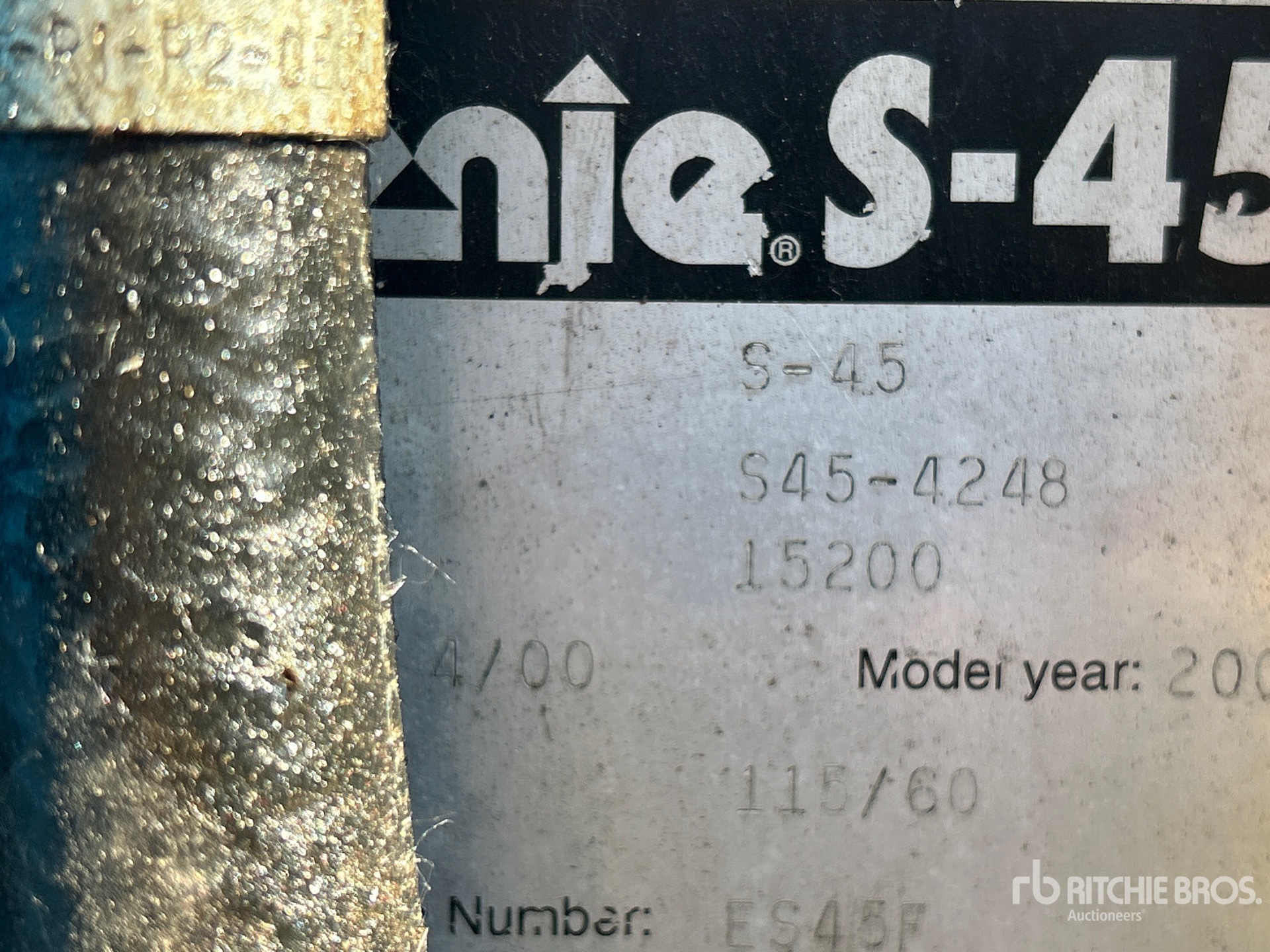 Photo of a 2000 Genie S-45