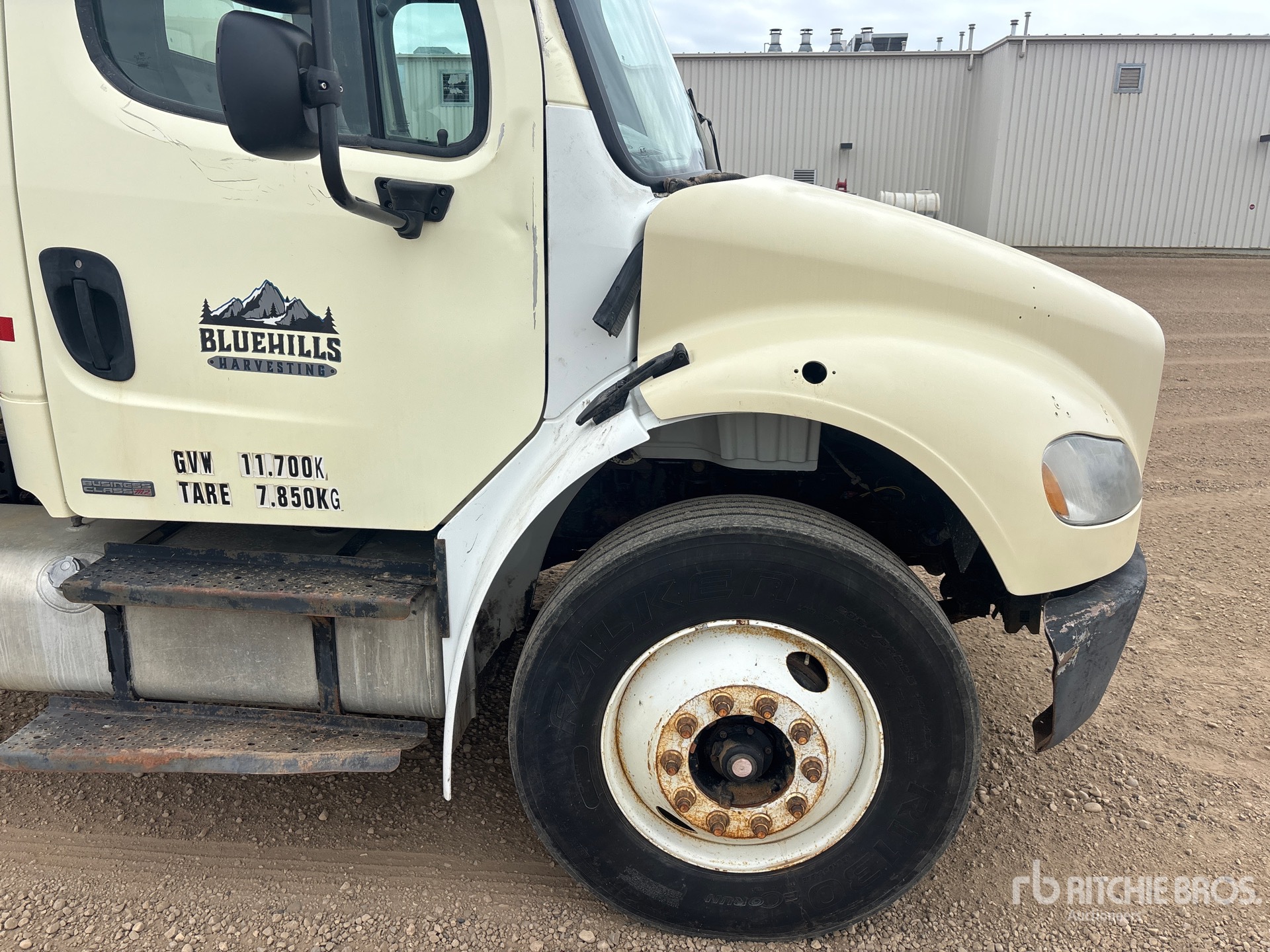 2007 Freightliner M2106