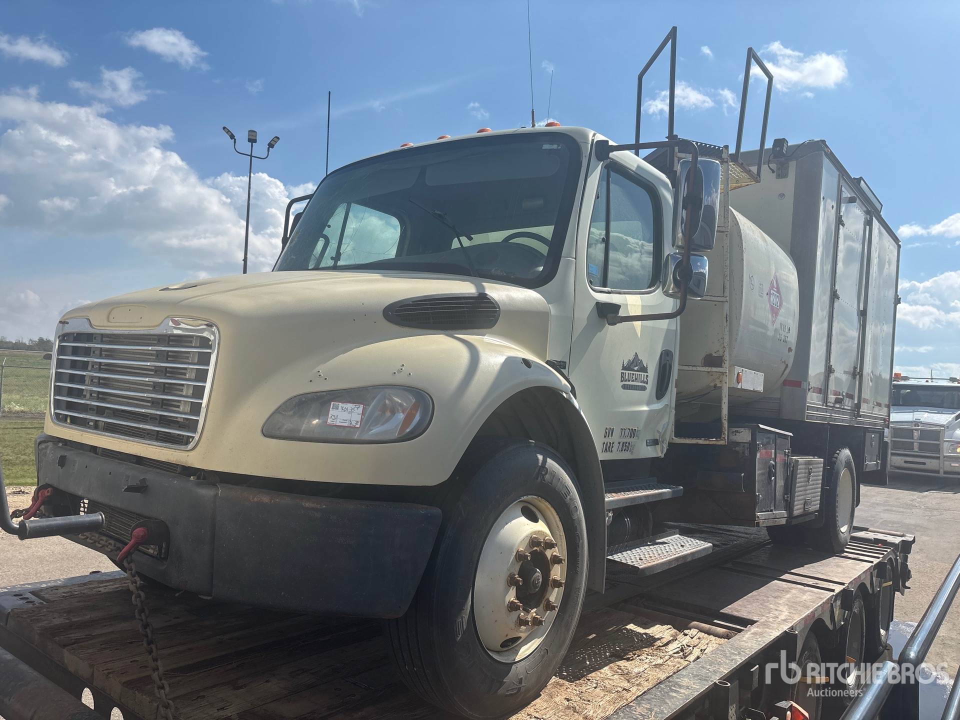 2007 Freightliner M2106