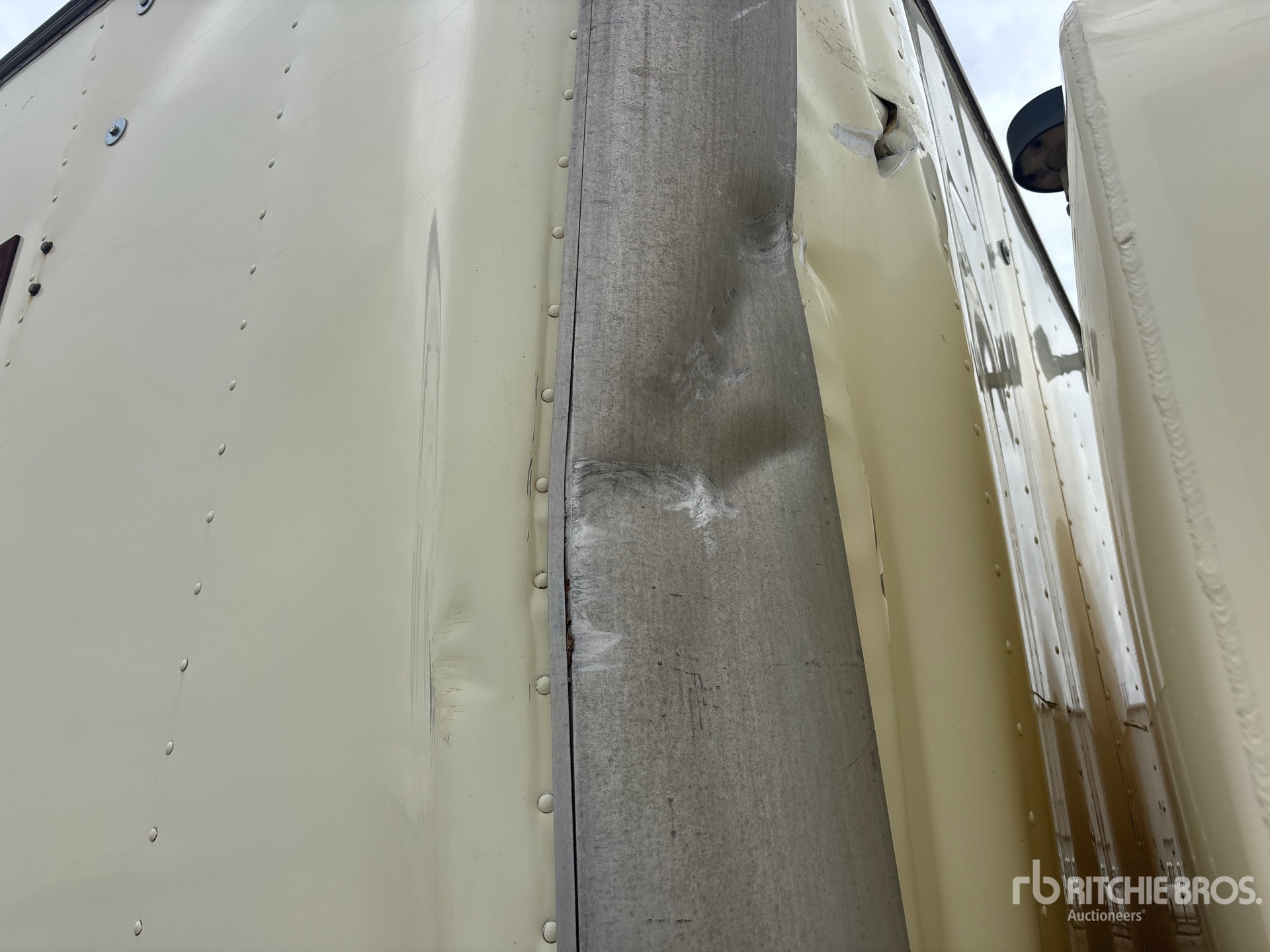 2007 Freightliner M2106