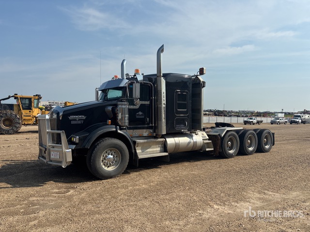 2014 Kenworth T800 8x6 Heavy Haul Tri/a Sleeper Truck Tractor