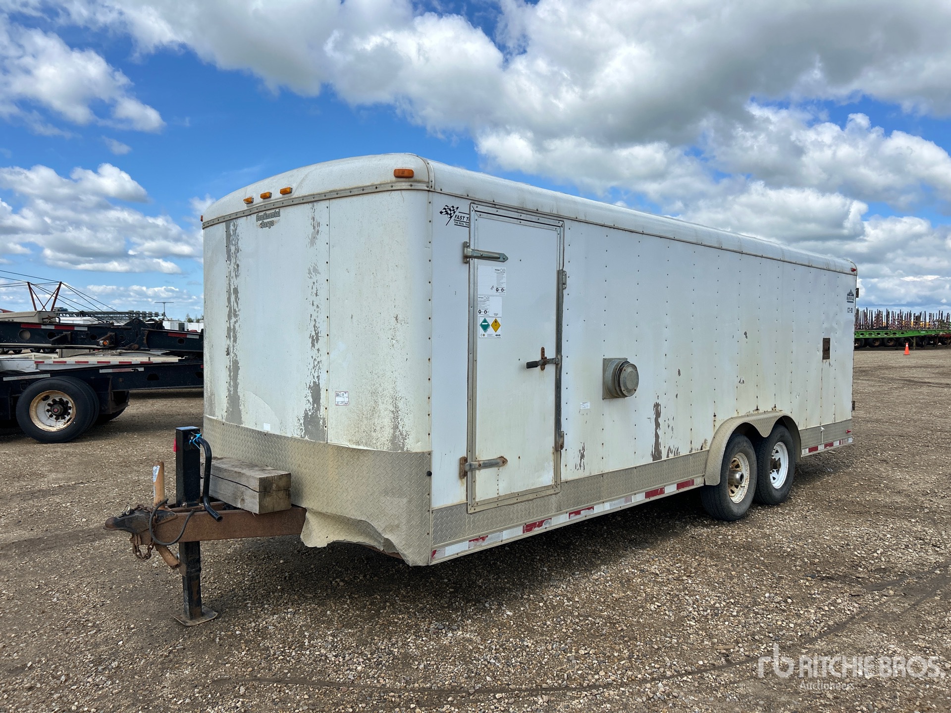 Photo of a 2006 Continental 23 ft T/A