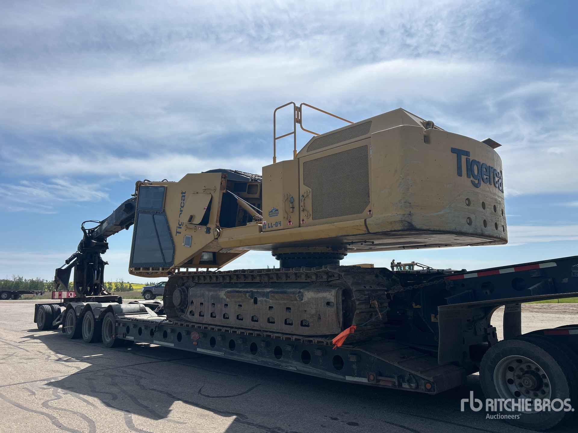 Photo of a 2016 Tigercat 880