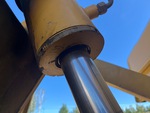 Hydraulics with Ripper Cylinders
