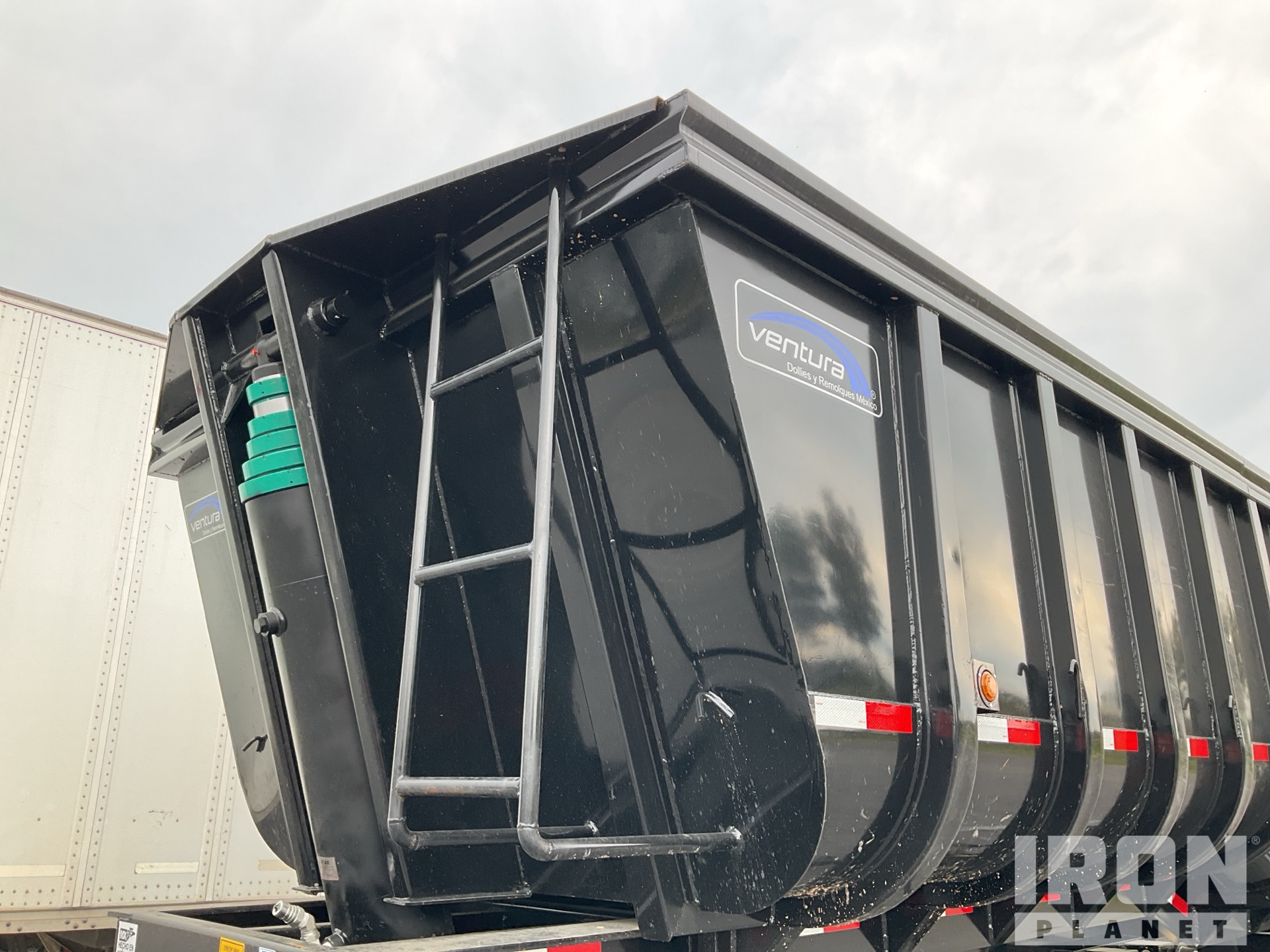 2027 Venturo 30 ft Tri/A Semirremolque de Vo ...