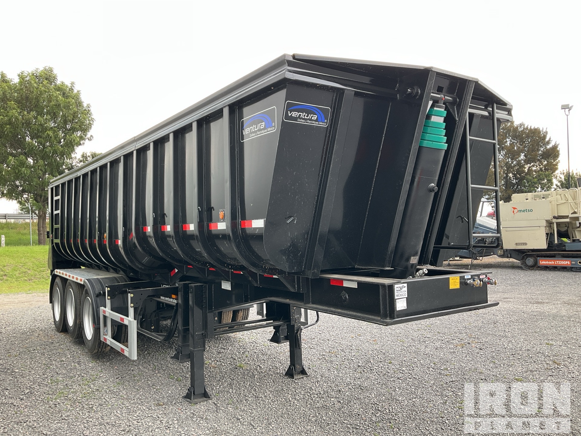 2027 Venturo 30 ft Tri/A Semirremolque de Vo ...